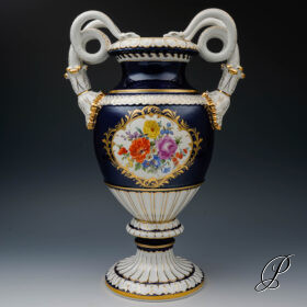 große Schlangenhenkelvase Meissen 1.Wahl mit Blumenbukett - eindrucksvolles Kunstwerk