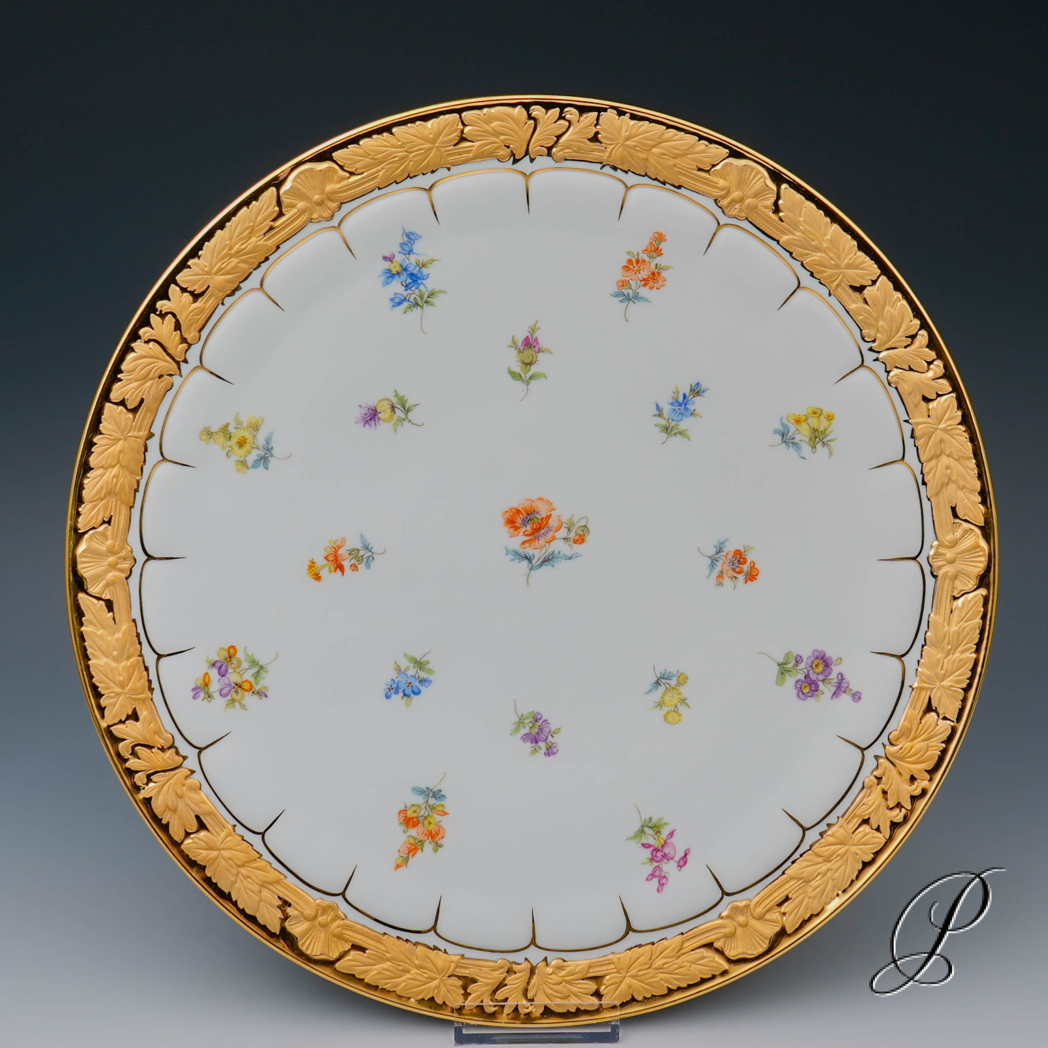 große Tortenplatte Meissen 1.Wahl X-Form mit Streublümchen