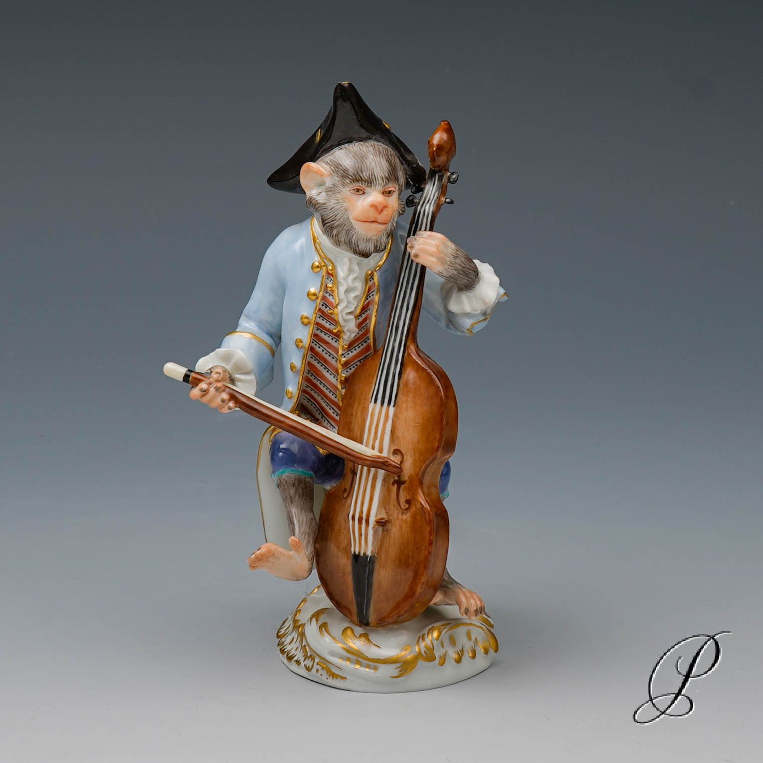 Figur Meissen 1.Wahl aus der Affenkapelle der Baßgeiger
