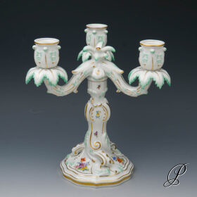 dreiflammiger Leuchter Meissen 1.Wahl mit kleinen Blumenbuketts und Insektenmalerei