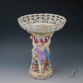 Figurengruppe - Tafelaufsatz Meissen 1.Wahl um 1860 Jhd.  "die drei Grazien"