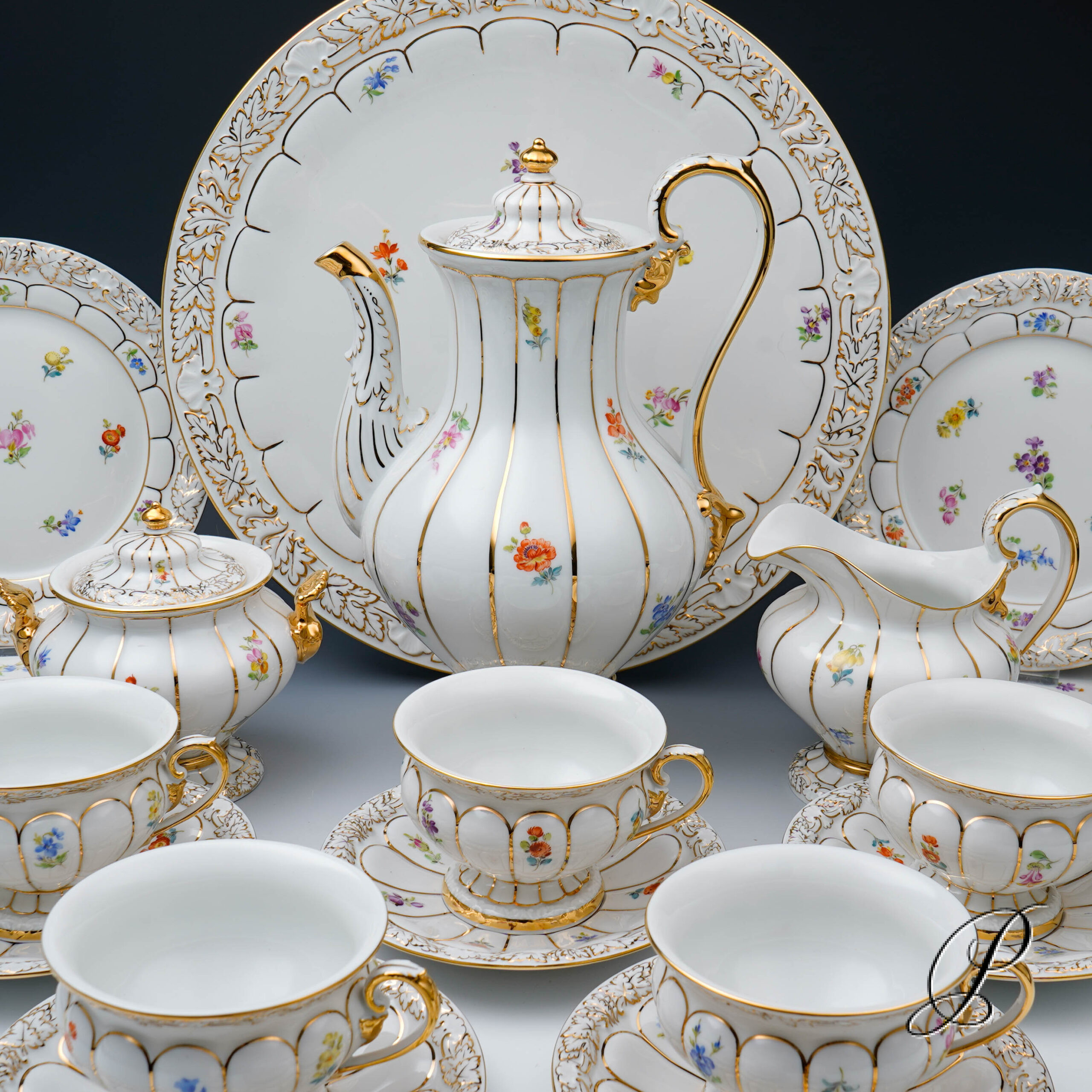 Prunk Kaffeeservice Meissen 1.Wahl X-Form mit Streublümchen