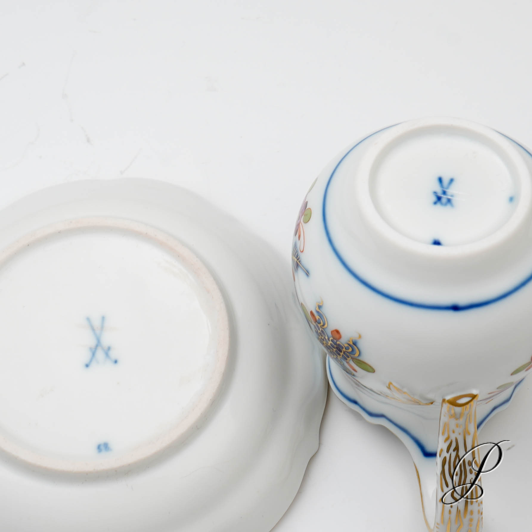 Sahnekännchen mit Untersetzer Meissen im Dekor Zwiebelmuster Royal bunt – Bild 10