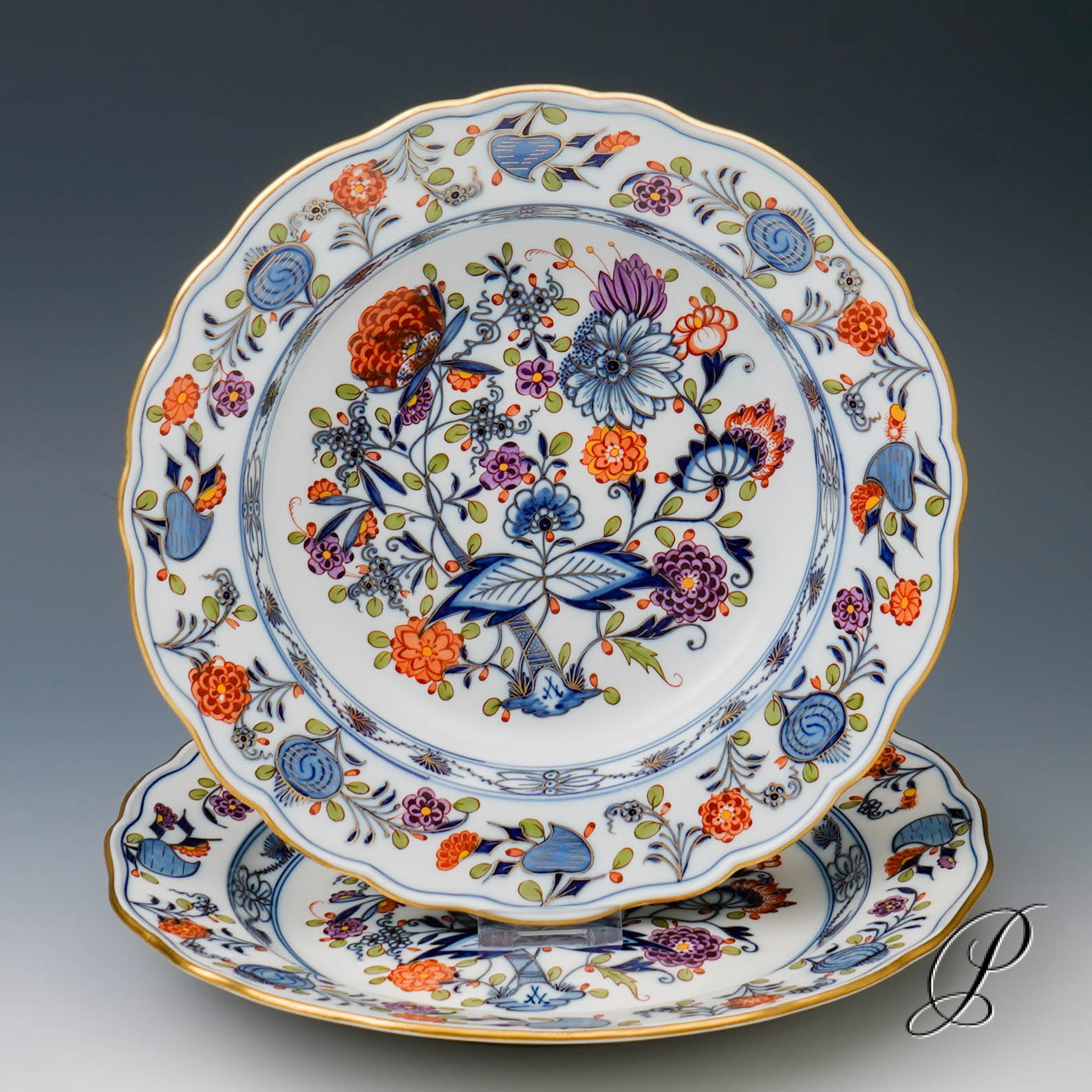 Speise und Suppenteller Meissen um 1900 Jhd. im Dekor buntes Zwiebelmuster – Bild 3