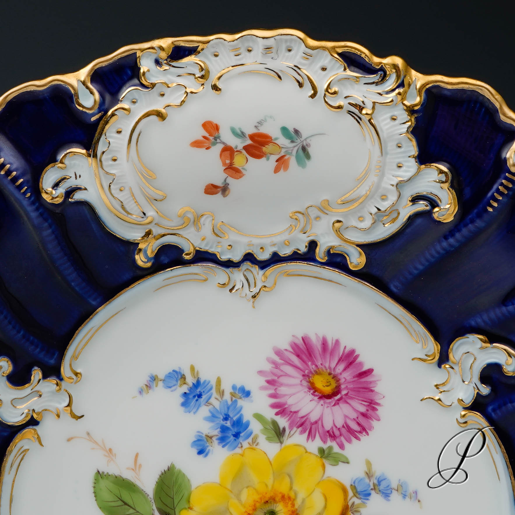 großer Prunkteller Meissen 1.Wahl Knaufzeit um 1900 Jhd. Kobaltblau mit Blumenbukett – Bild 3