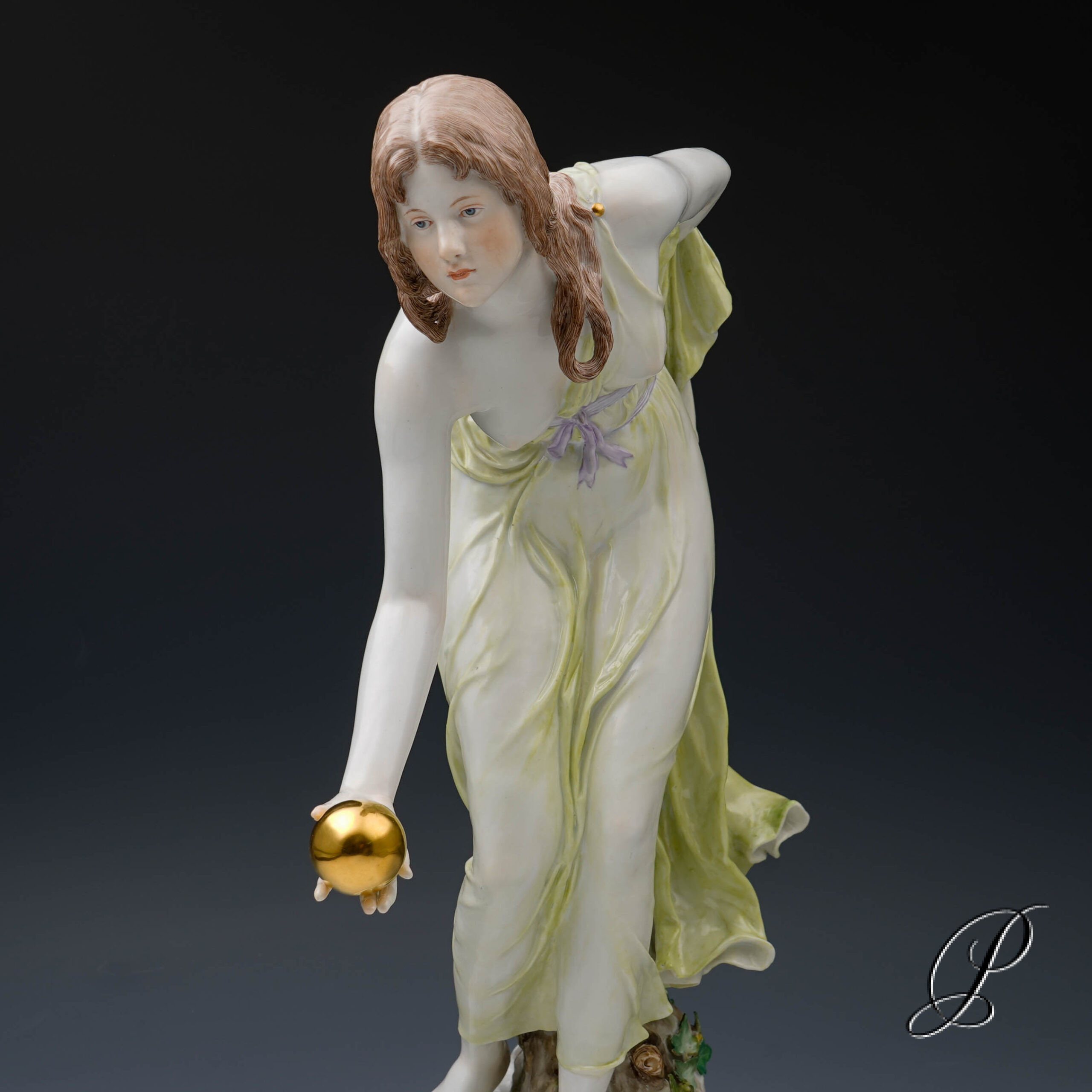 große Kugelspielerin Meissen Jugendstil um 1910 Jhd.