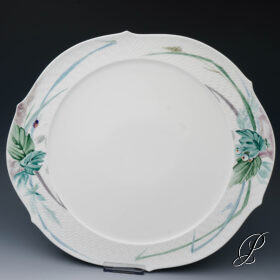 große ovale Kuchenplatte Meissen 1.Wahl Wellenspiel  im Dekor Waldflora mit Insekten