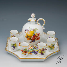 Traumhaftes Likörset Meissen mit Obst und naturalistischer Blumenmalerei