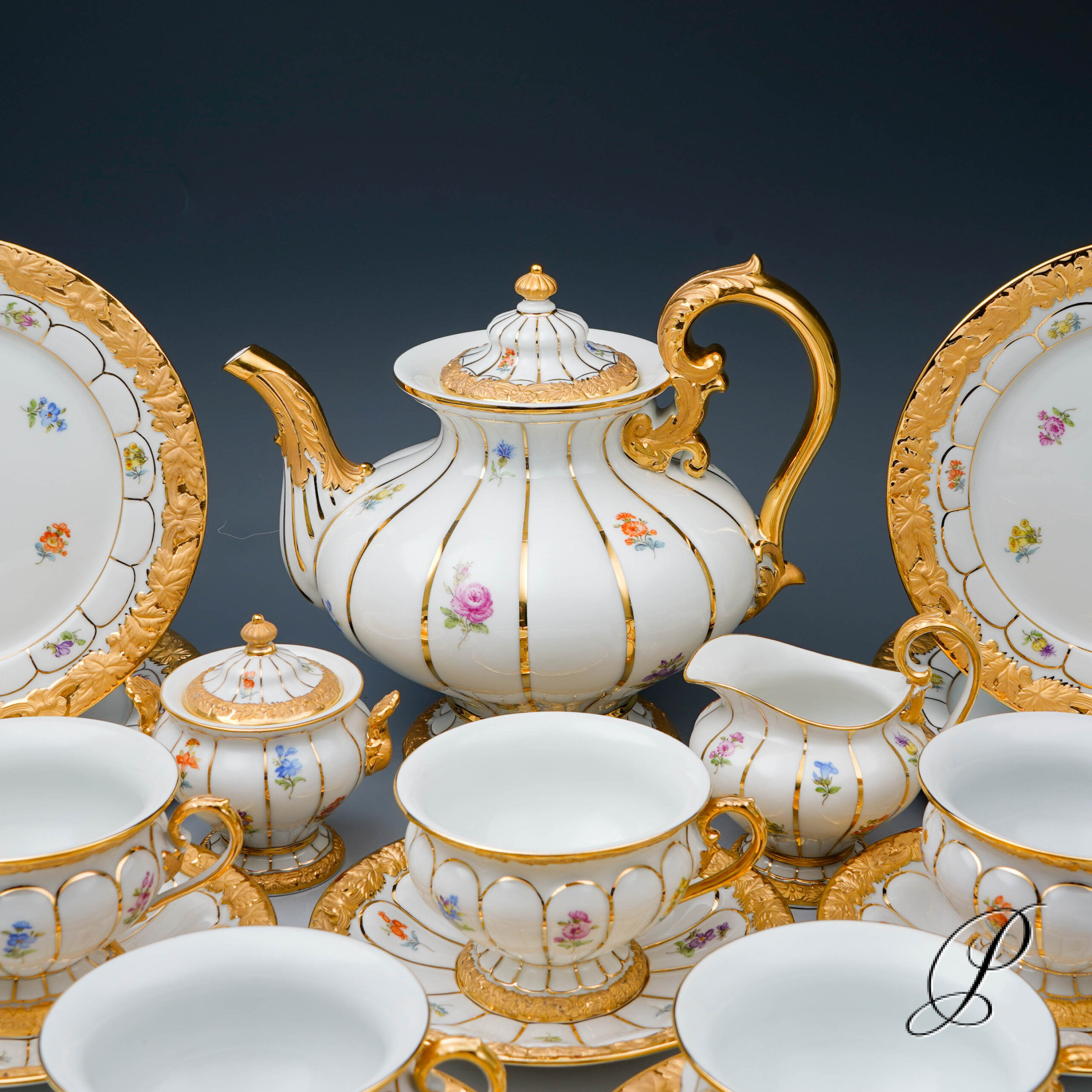 Prunk Teeservice Meissen X-Form mit Streublümchen