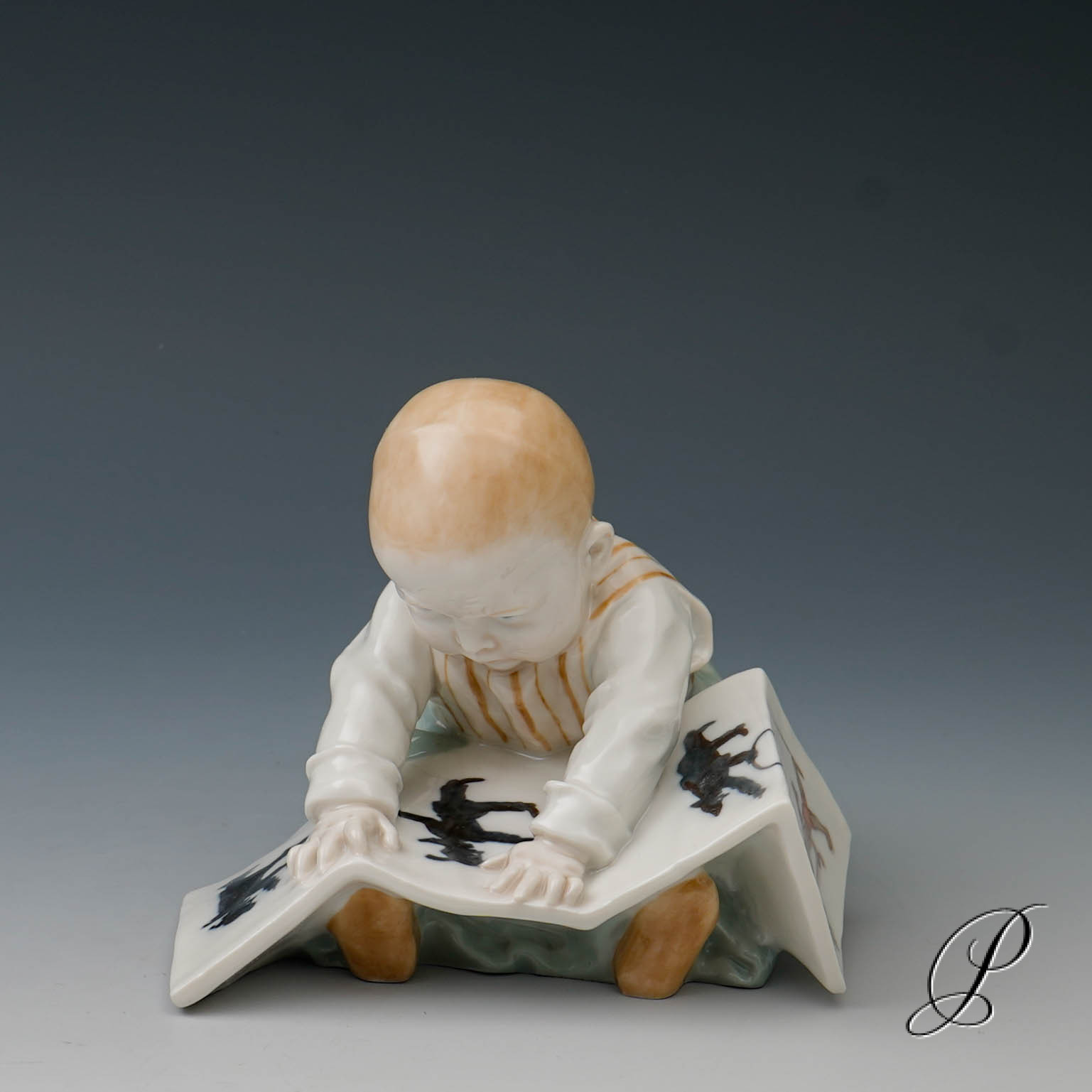 Figur Meissen 1910 Jhd. Jugendstil - Hentschelkind "sitzendes Kind mit Bilderbuch" – Bild 2