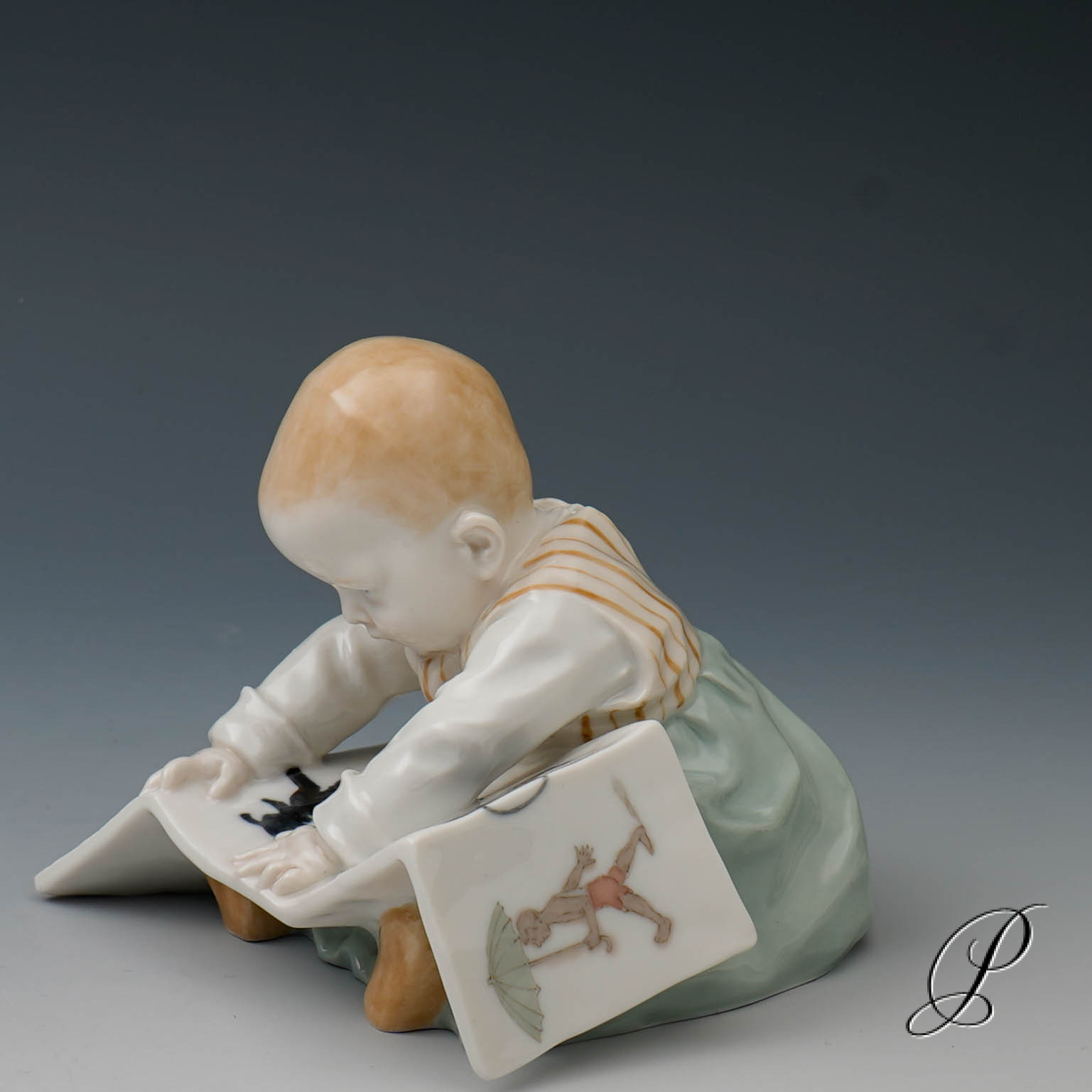Figur Meissen 1910 Jhd. Jugendstil - Hentschelkind "sitzendes Kind mit Bilderbuch" – Bild 3