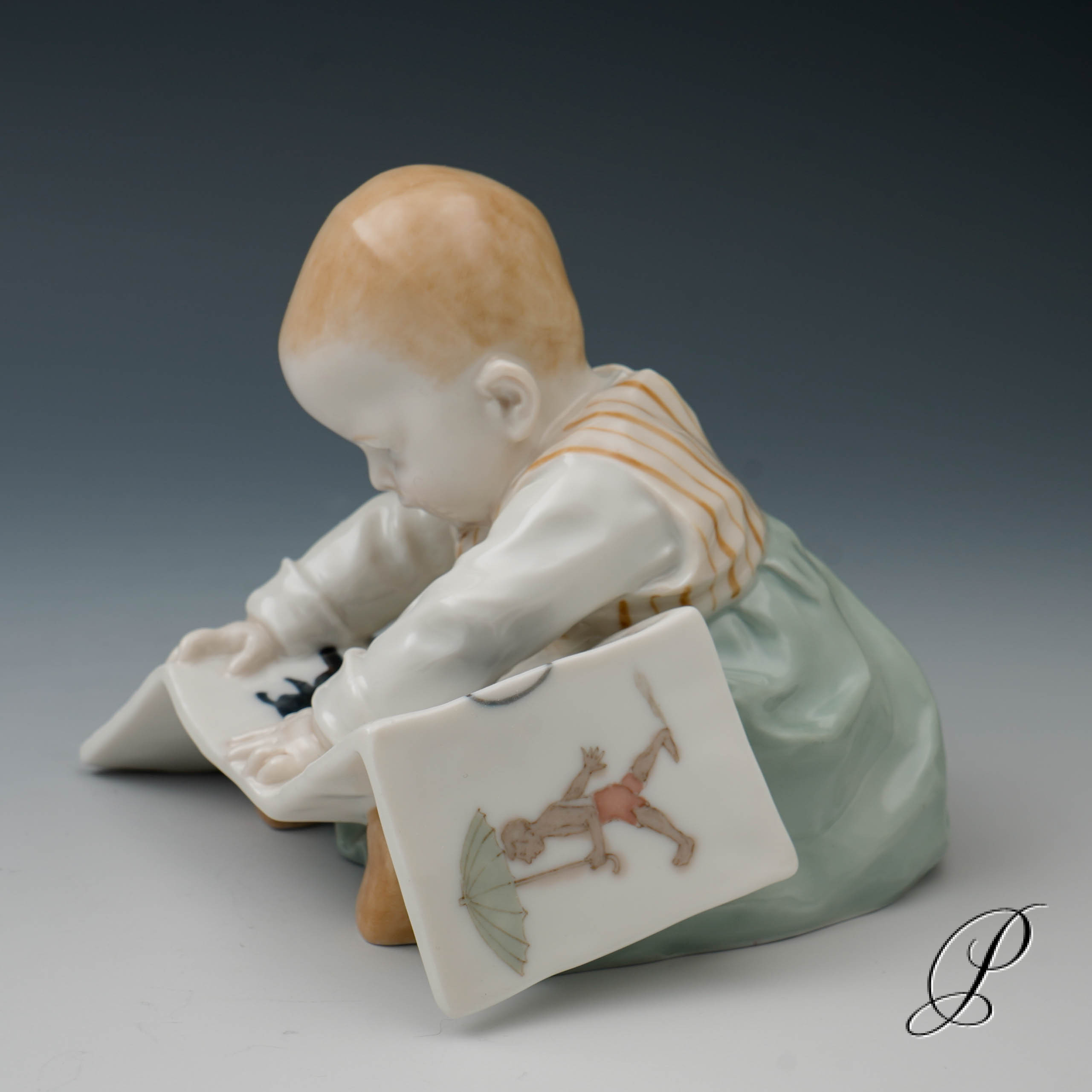 Figur Meissen 1910 Jhd. Jugendstil - Hentschelkind "sitzendes Kind mit Bilderbuch" – Bild 10