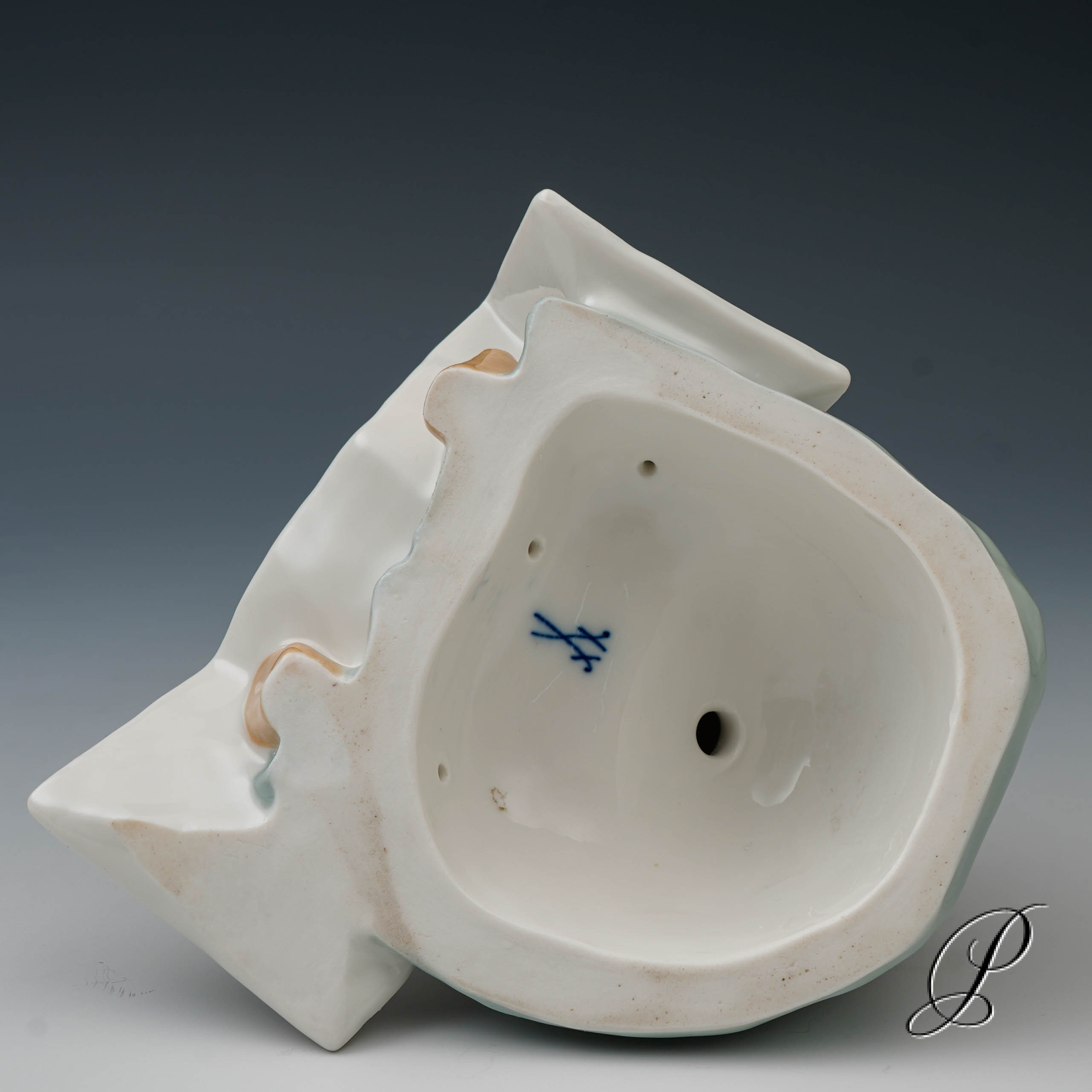 Figur Meissen 1910 Jhd. Jugendstil - Hentschelkind "sitzendes Kind mit Bilderbuch" – Bild 11