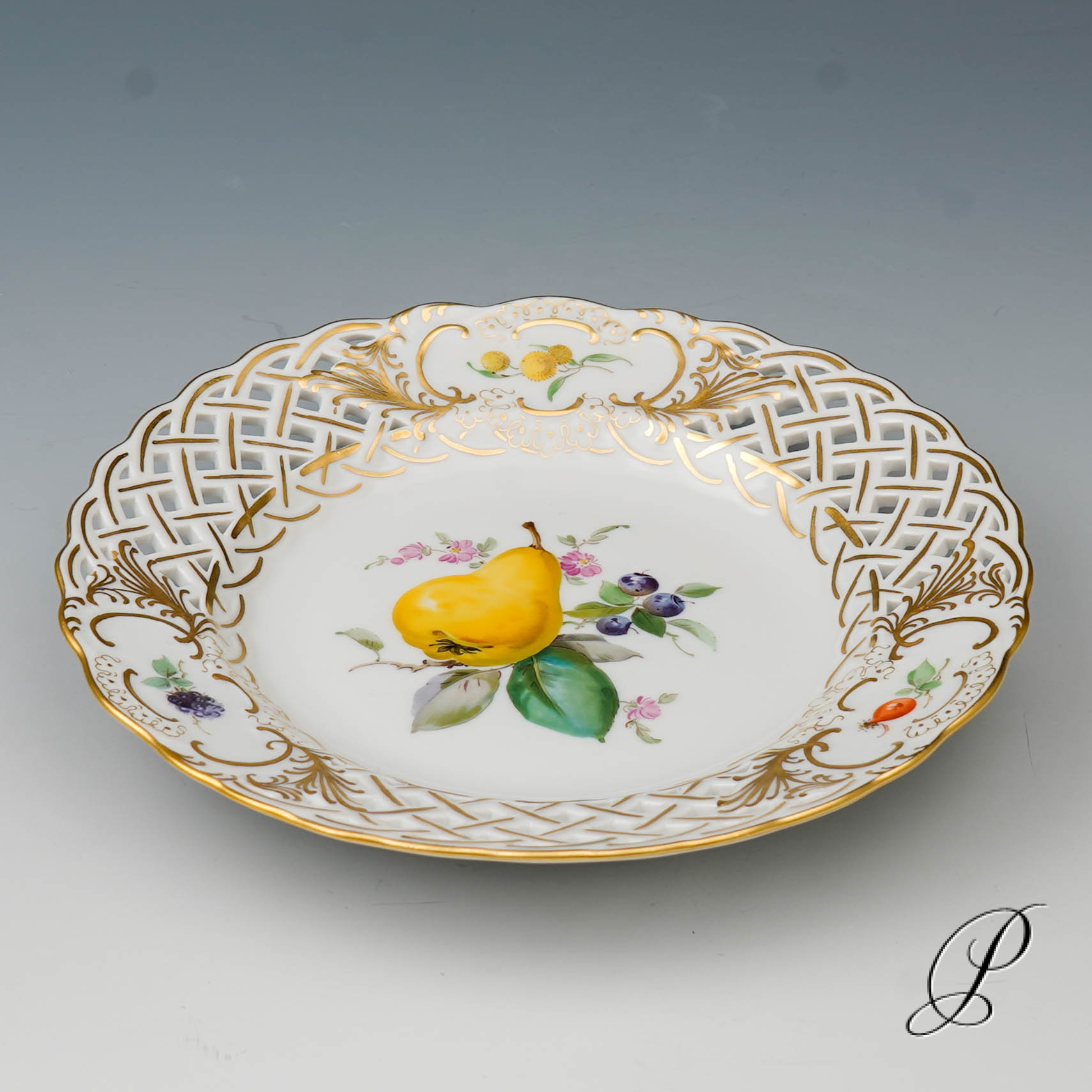 Durchbruchteller Meissen 1.Wahl mit Obstmalerei NP# 840,- EUR – Bild 2
