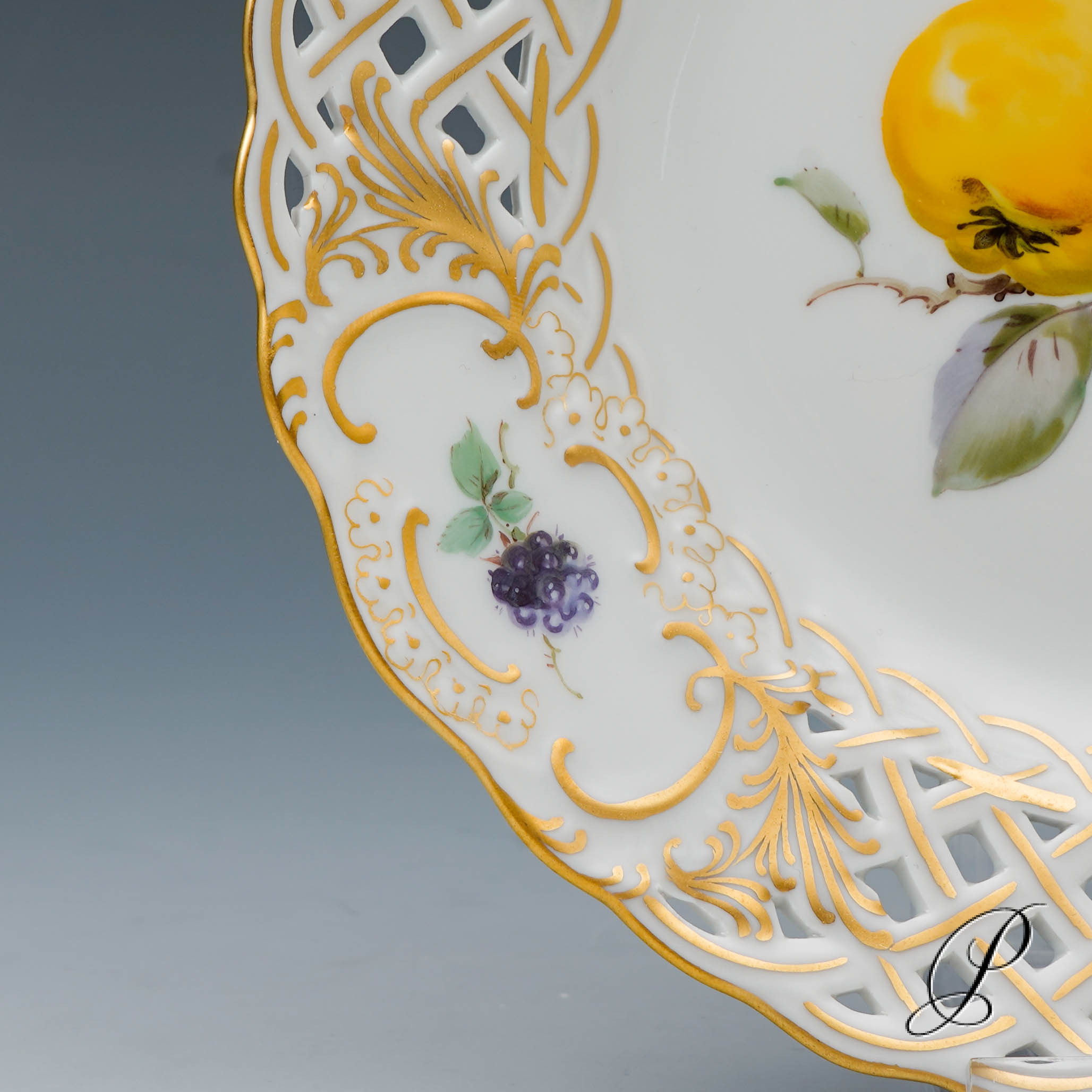 Durchbruchteller Meissen 1.Wahl mit Obstmalerei NP# 840,- EUR – Bild 7
