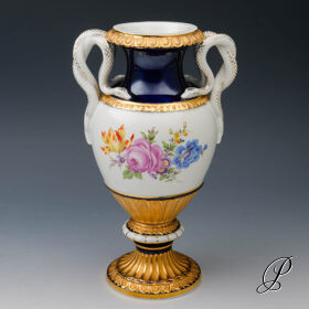 Meissen Prunk - Schlangenhenkelvase 1.Wahl mit Blumenbukett