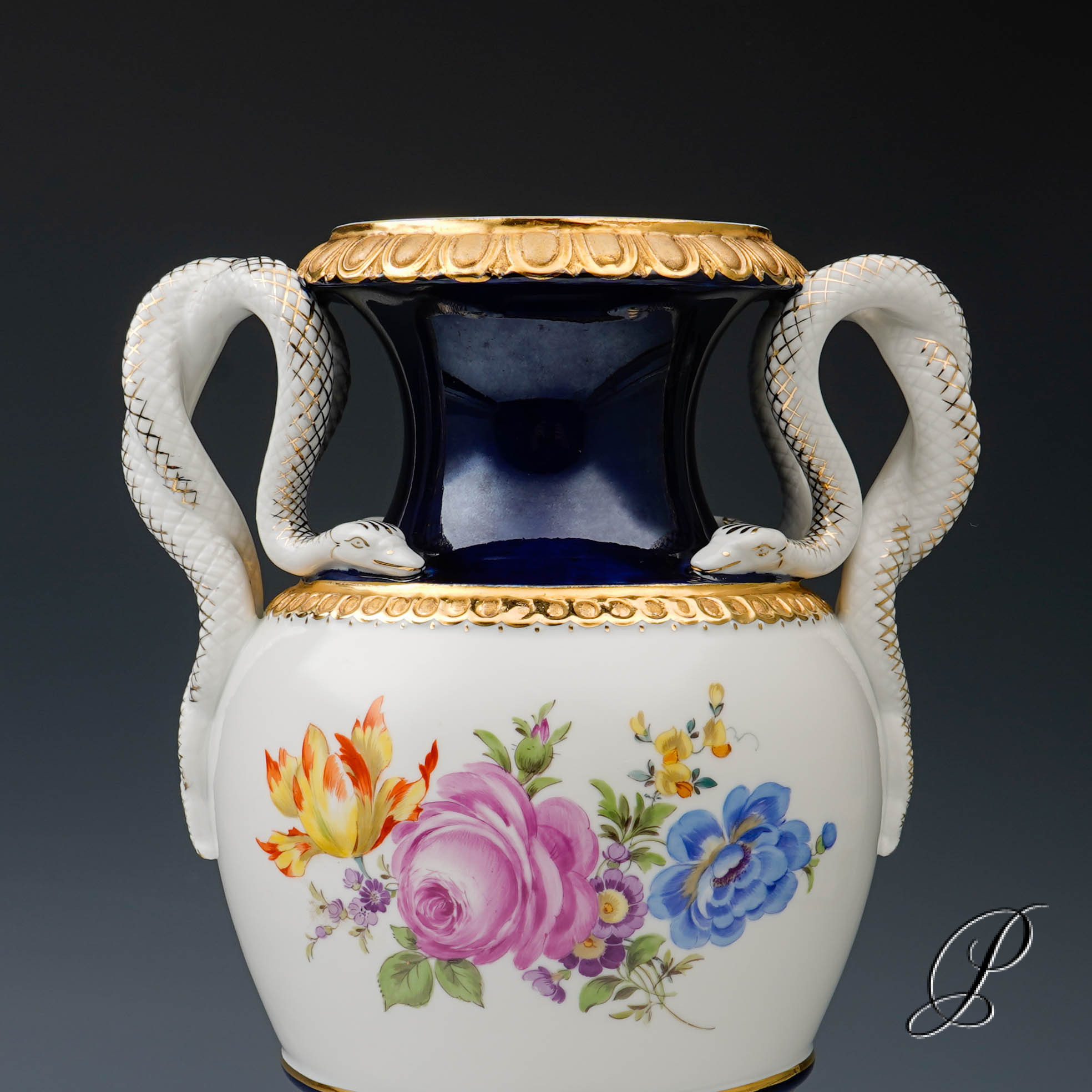Meissen Prunk - Schlangenhenkelvase 1.Wahl mit Blumenbukett – Bild 2