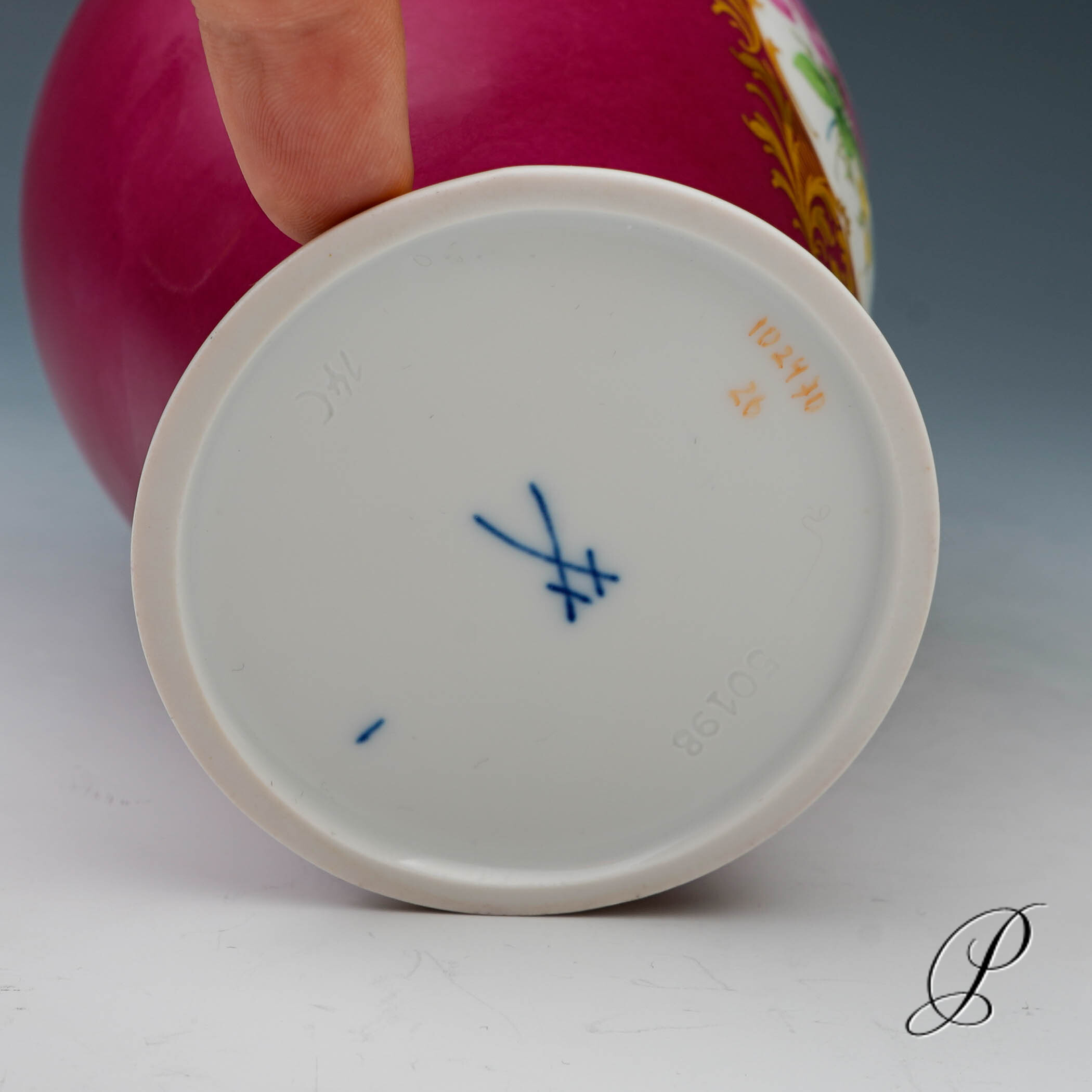Vase Meissen 1.Wahl roter Fond mit traumhaften Blumenbukett – Bild 8