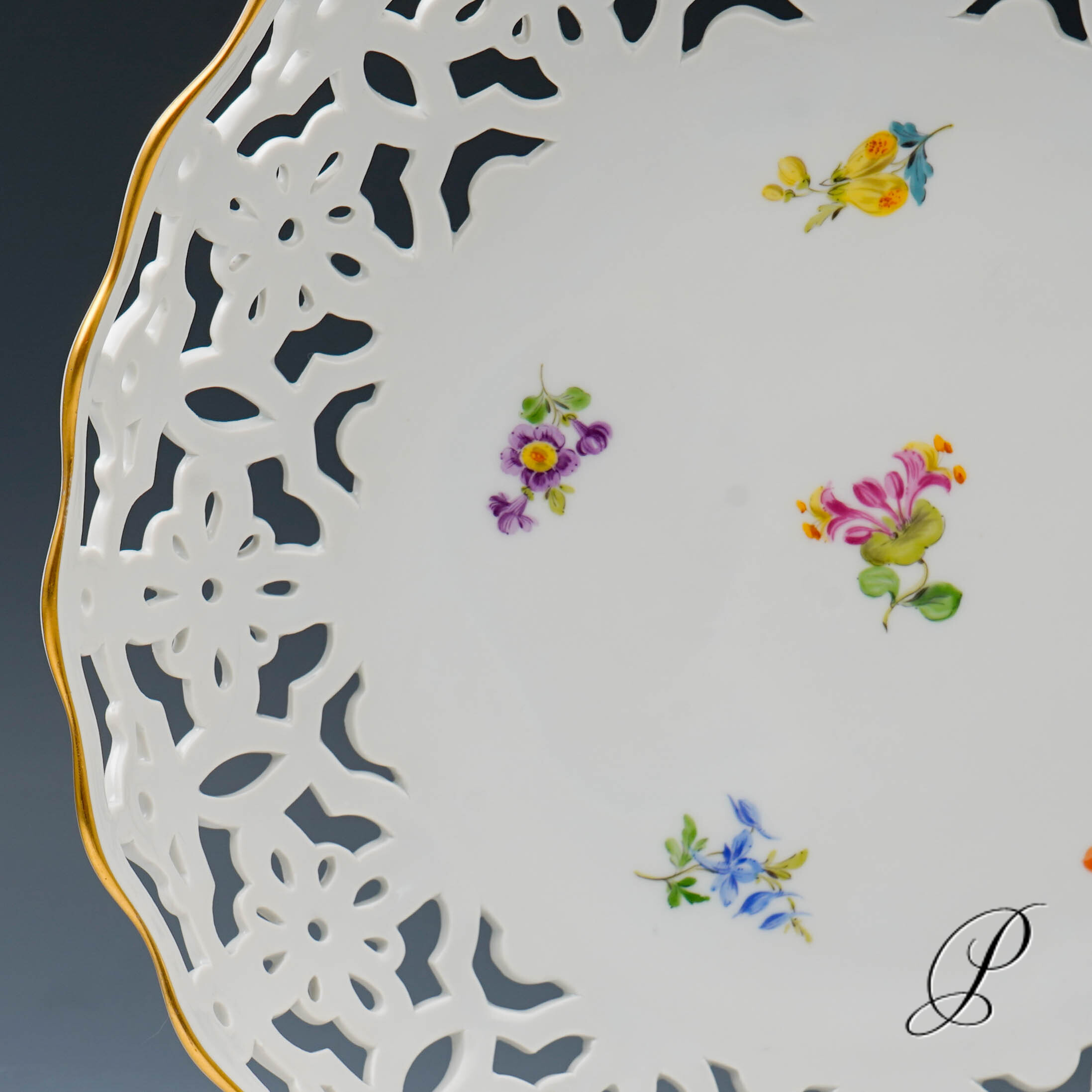 Meissen Durchbruchschale im Dekor Streublume – Bild 5