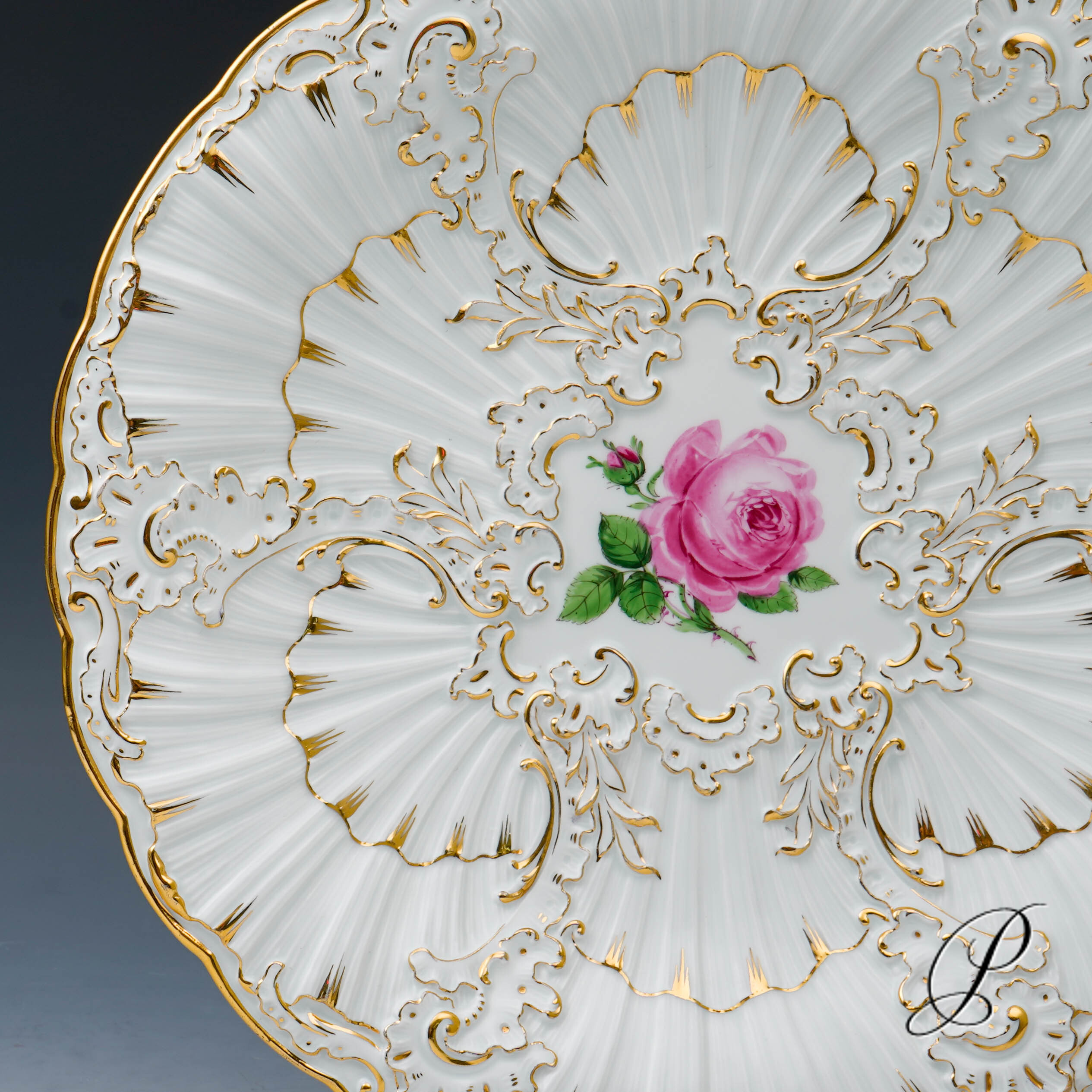 großer Prunkteller Meissen im Dekor Rote Rose aus der Pfeiferzeit um 1924 Jhd. – Bild 6