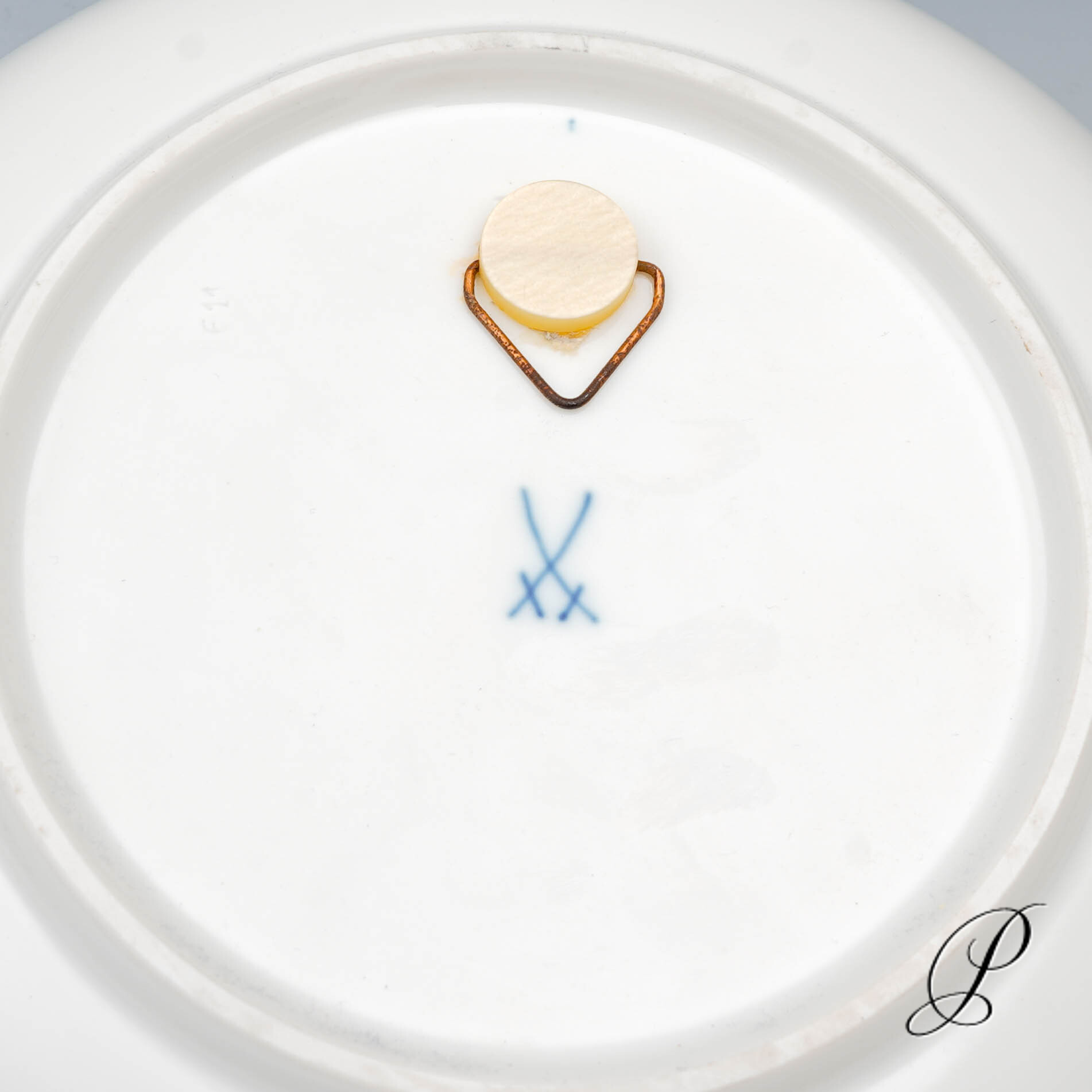 Wandteller Meissen 1.Wahl mit blauem Blumenbukett und Goldgräsern – Bild 4