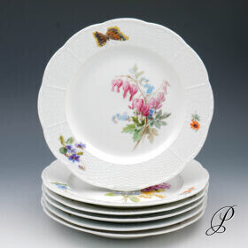 6 Speiseteller Meissen um 1900 Jhd. naturalistische Blumenmalerei mit Schmetterling