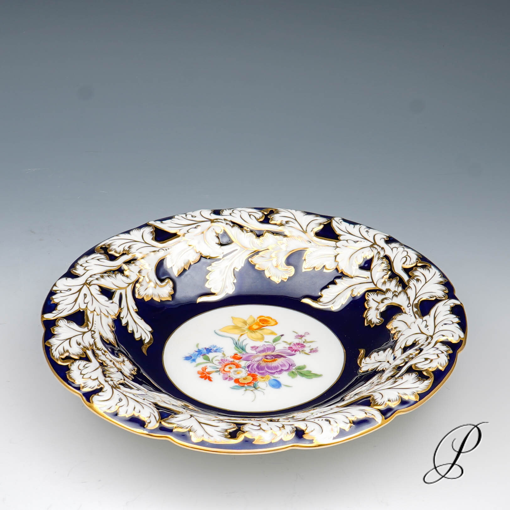 Prunkteller Meissen Kobaltblau mit Blumenbukett – Bild 2