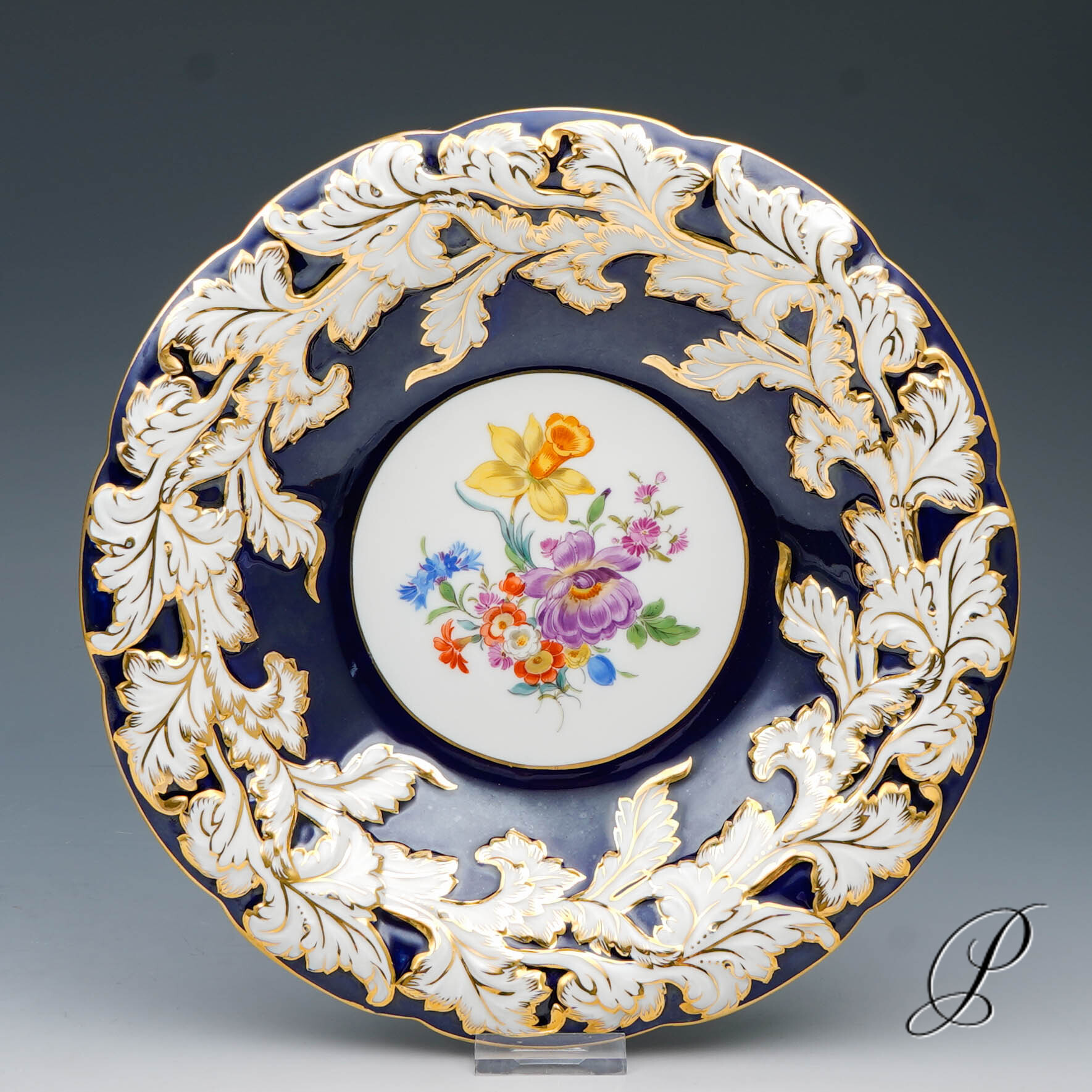 Prunkteller Meissen Kobaltblau mit Blumenbukett