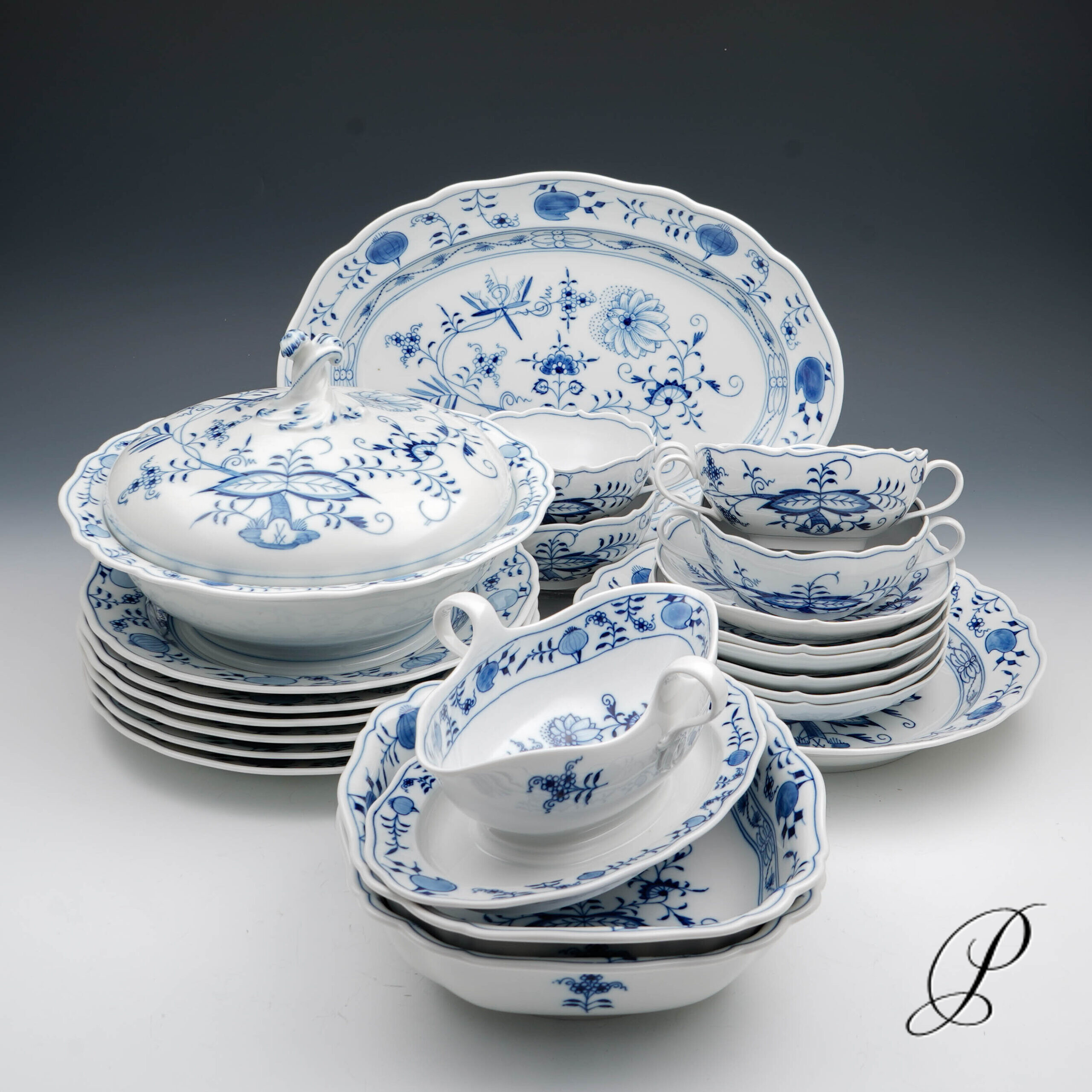 Speiseservice Meissen im Dekor Zwiebelmuster