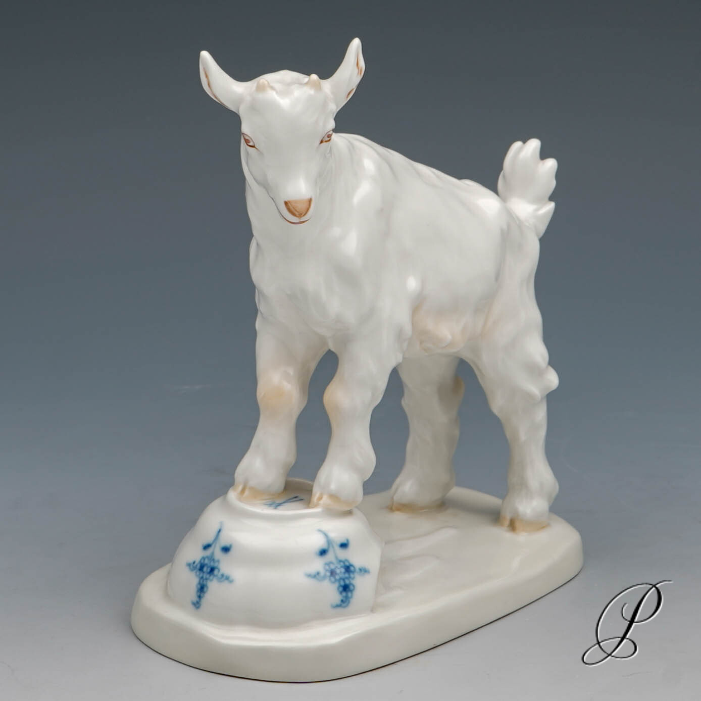 Figur Meissen 1.Wahl / Jugendstil - Ziege auf Napf