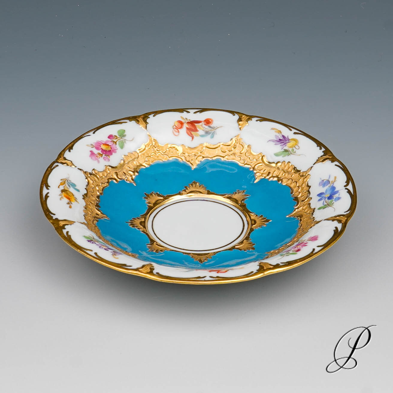 Untertasse Meissen B-Form Türkisblau mit Streublume – Bild 2