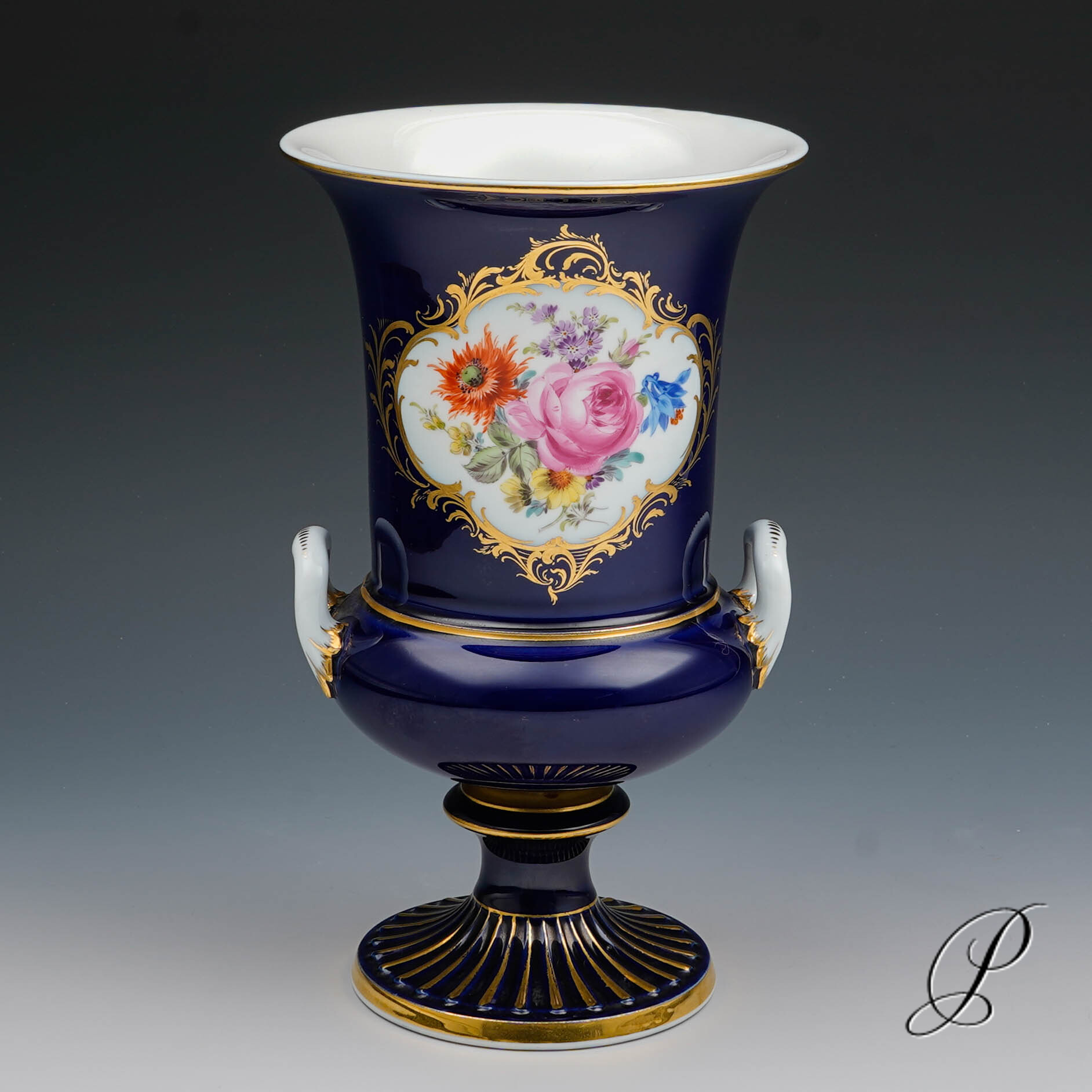 Meissen Vase um 1924 Jhd. Pfeiferzeit Kobaltblau mit Blumenbukett