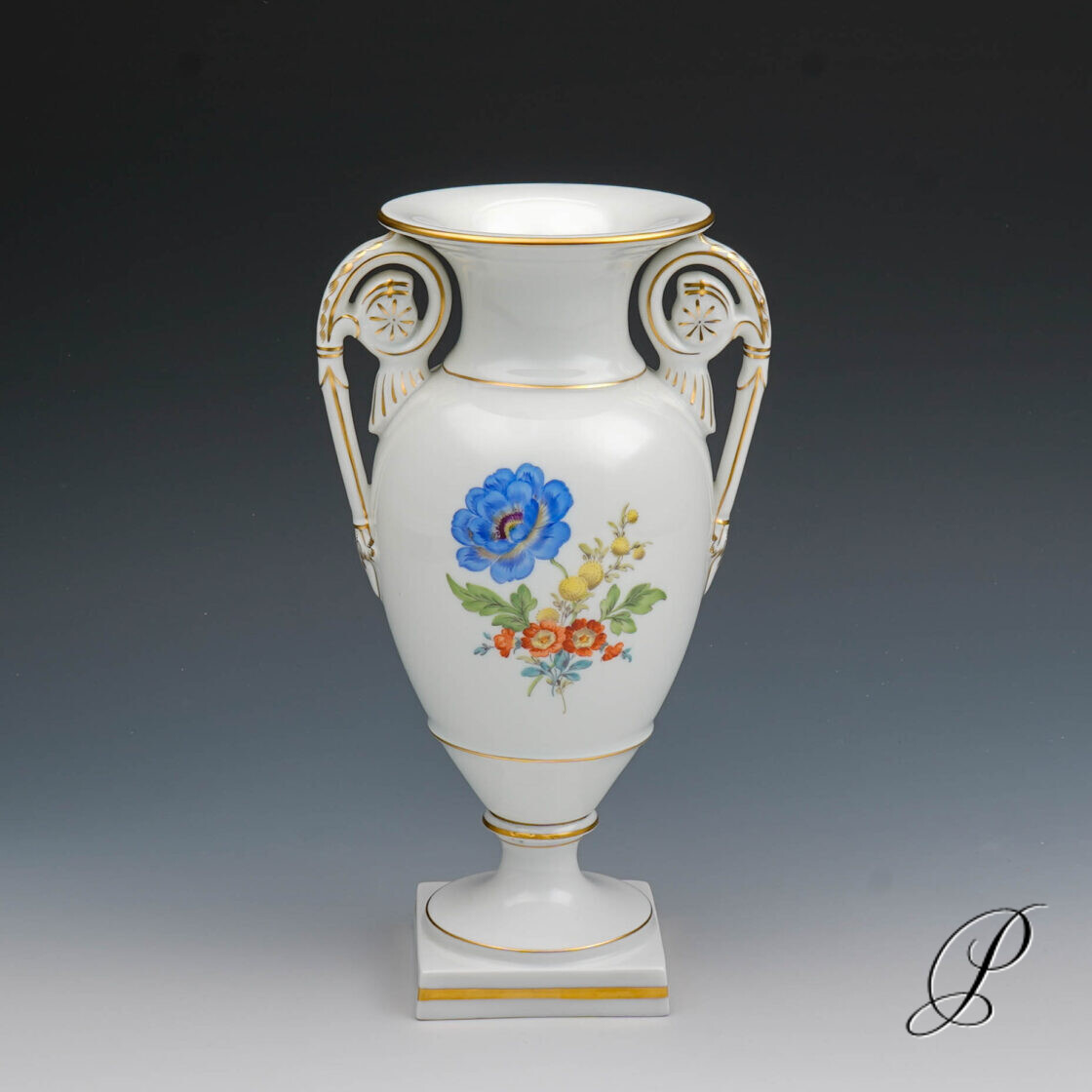 Meissner Amphorenvase im Dekor Blume3