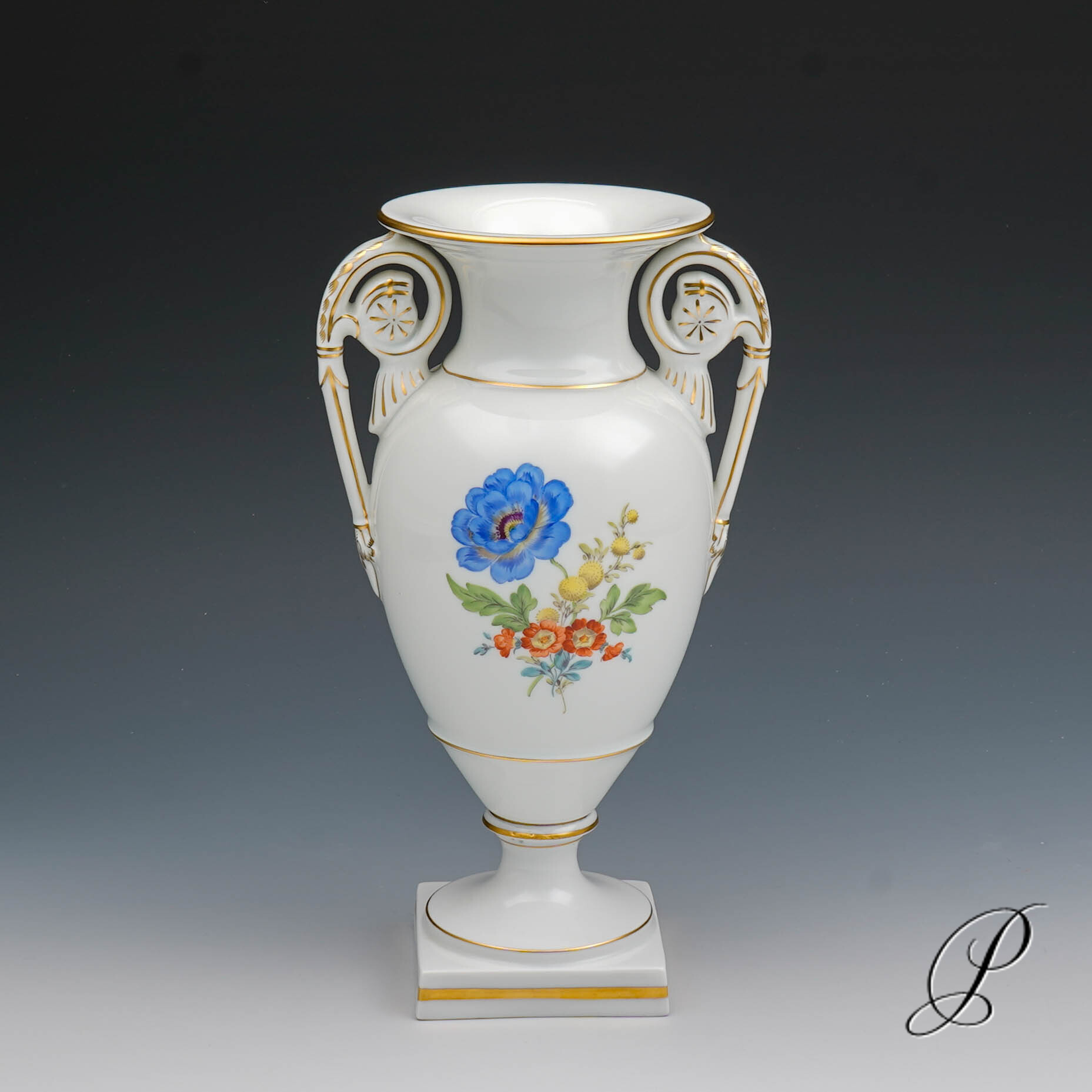 Meissner Amphorenvase im Dekor Blume3