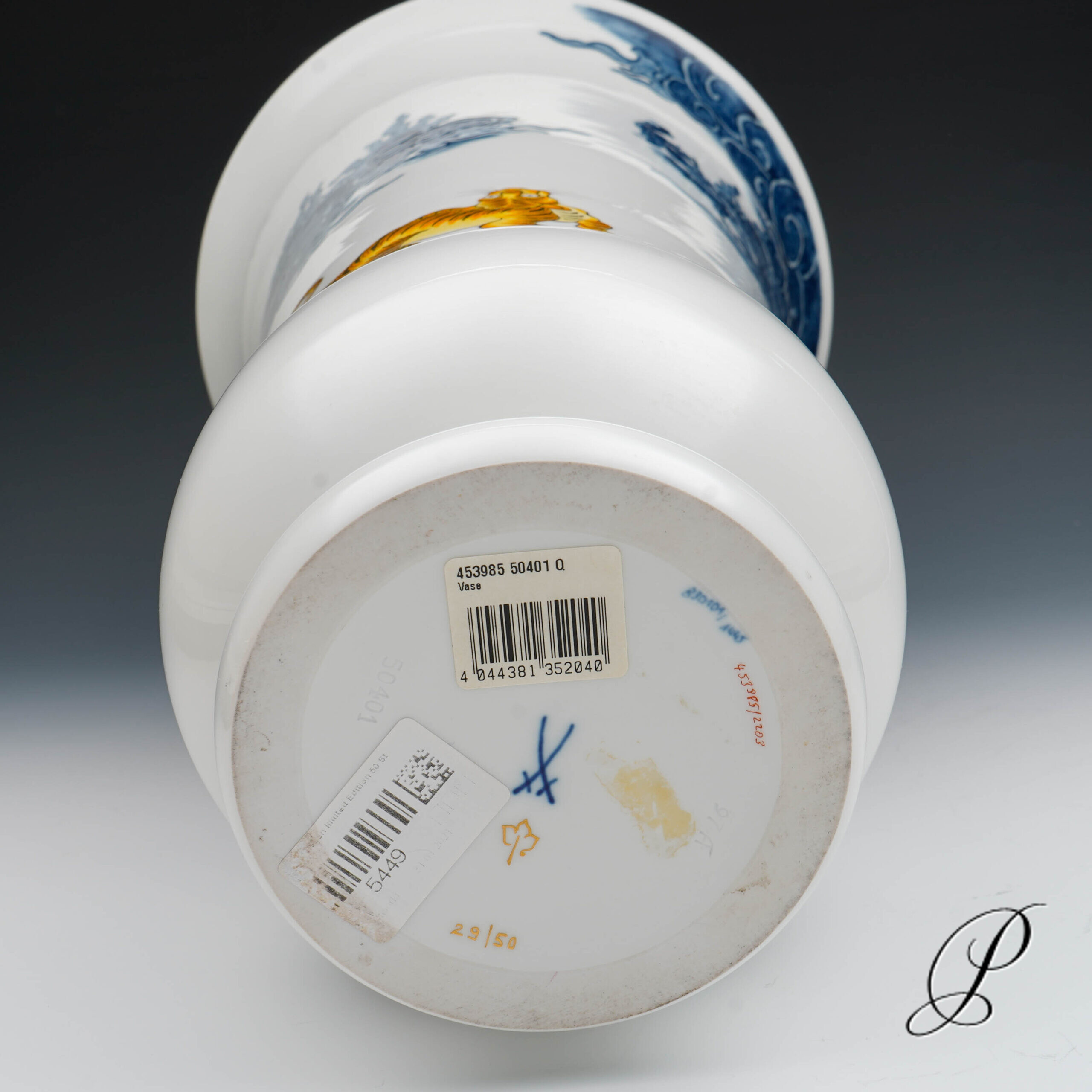 Traumhafte Vase Meissen "gelber Tiger, Wolken und Drachen" - limitierete Auflage aus der Edition SinnBilder – Bild 6