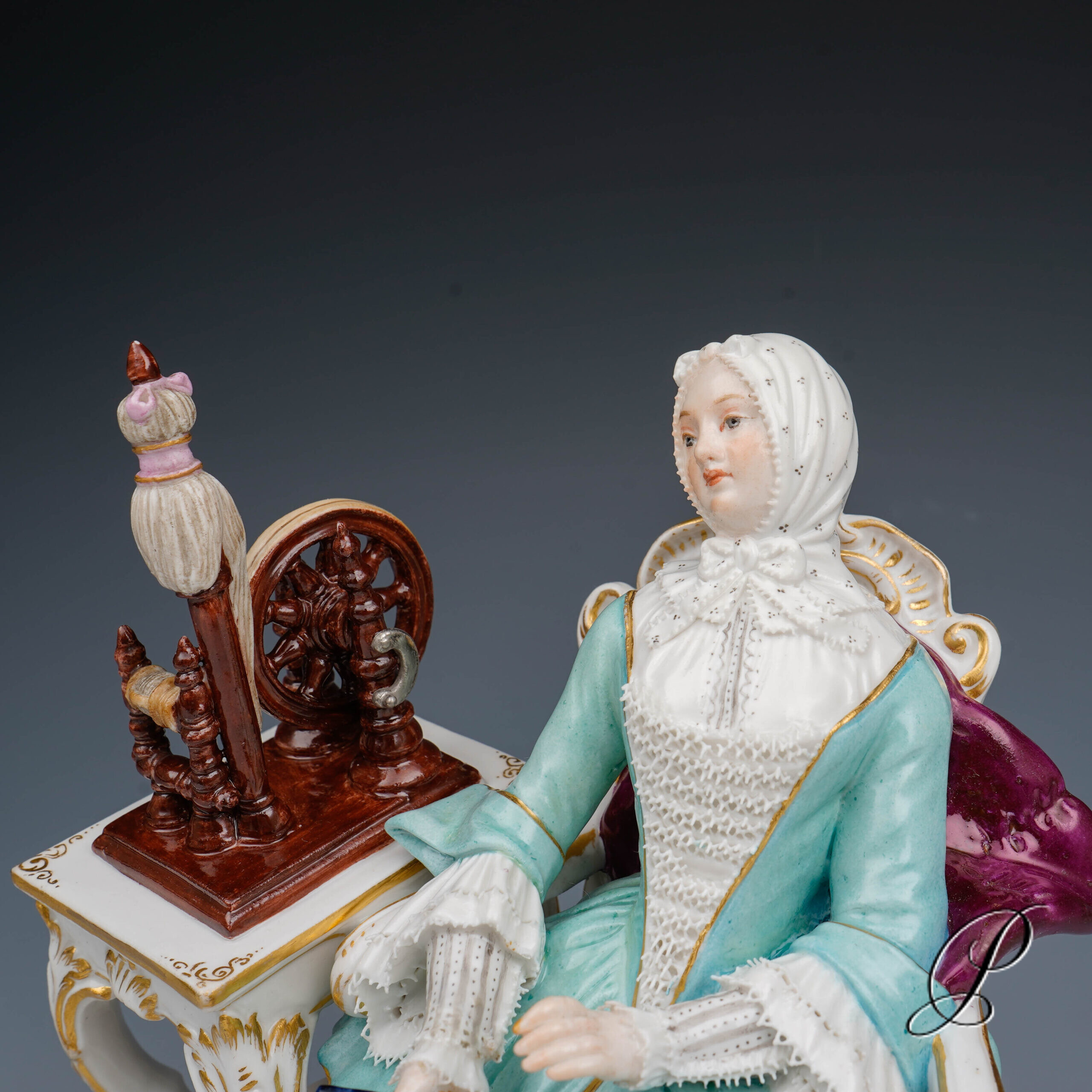 Figur Meissen Knaufzeit " Mädchen am Spinnrad" nach dem Gemälde von Jean-Baptiste Simeon Chardin – Bild 9