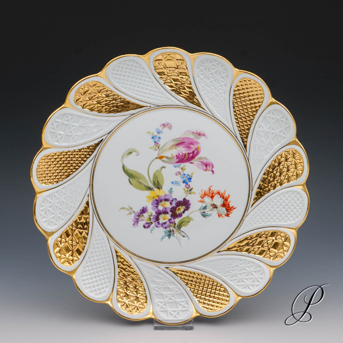 Prunkteller Meissen Knaufzeit um 1900 mit großem Blumenbukett