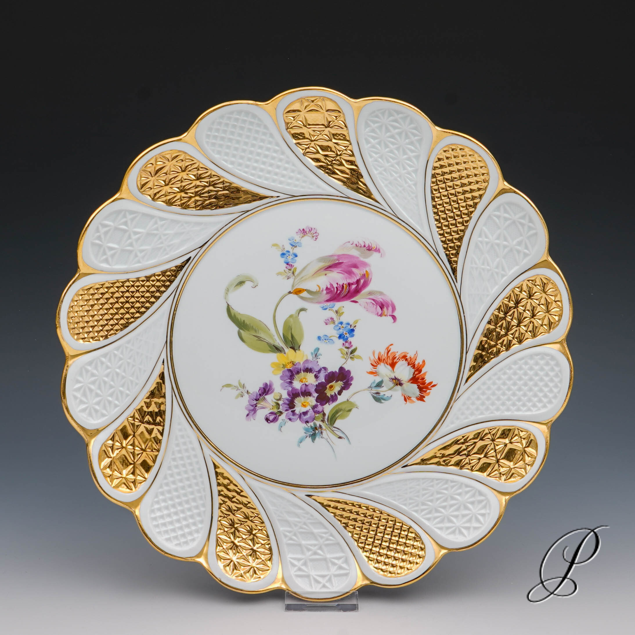 Prunkteller Meissen Knaufzeit um 1900 mit großem Blumenbukett