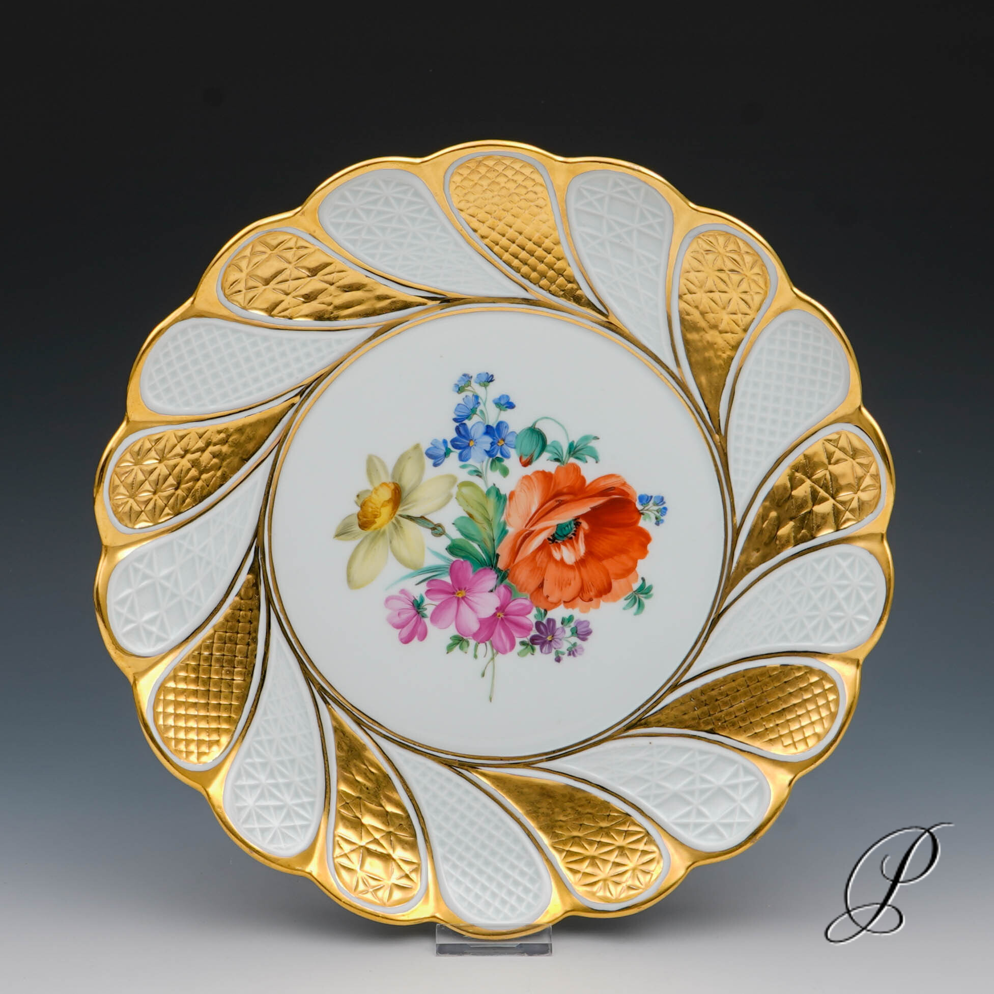 Prunkteller Meissen Knaufzeit um 1860 mit großem Blumenbukett