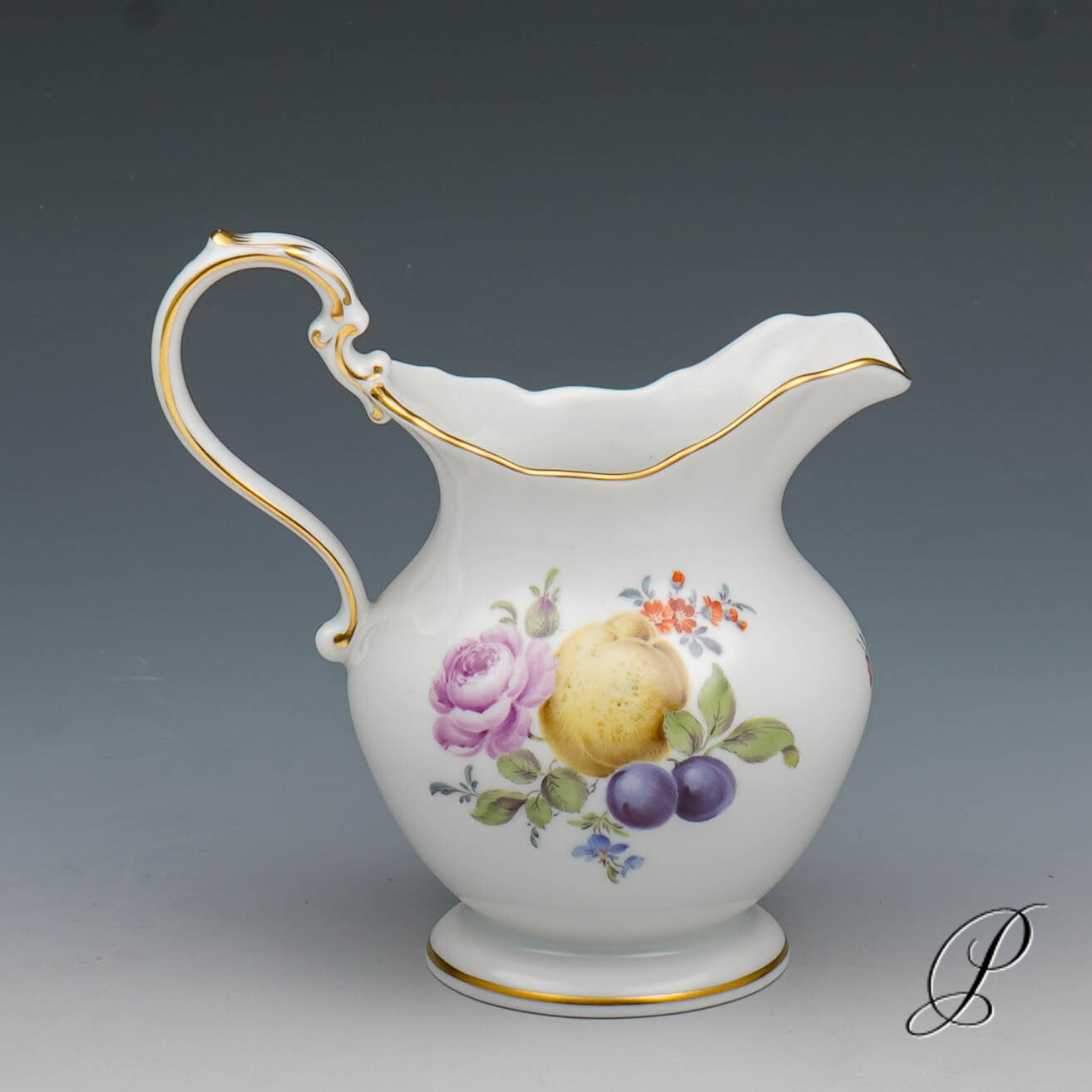 Meissen Sahnekännchen mit Frucht und Blumenmalerei nach alter Manier – Bild 3