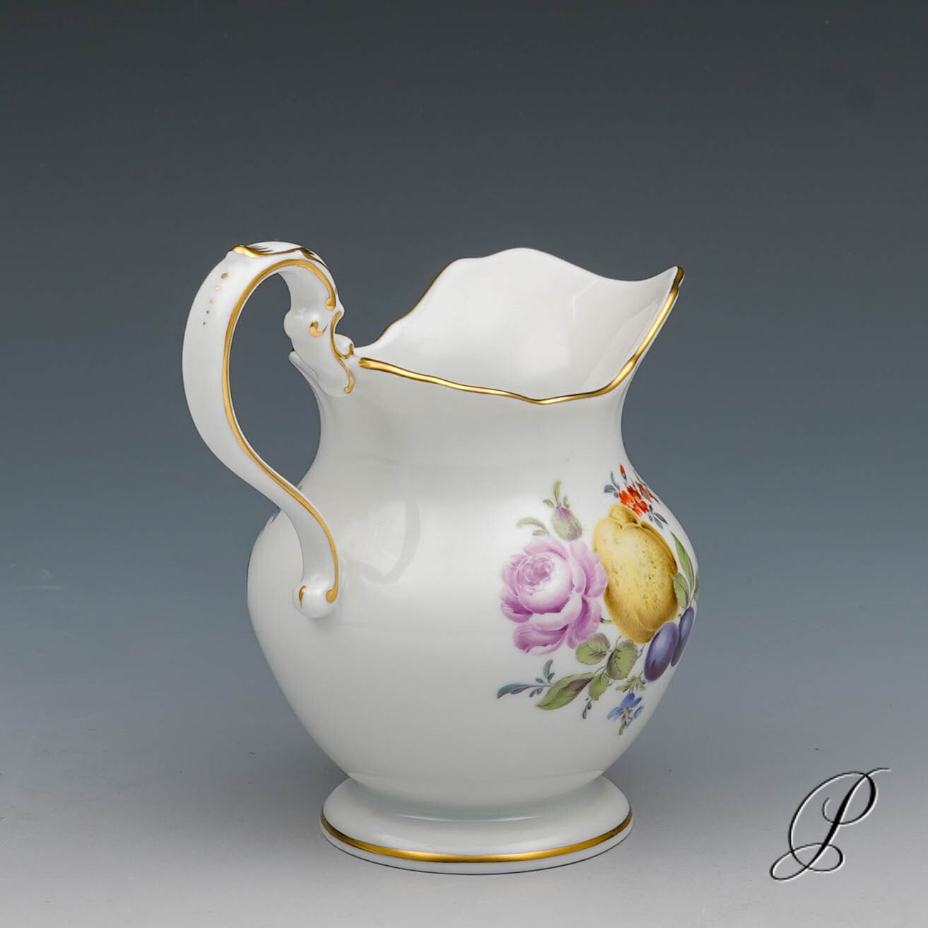 Meissen Sahnekännchen mit Frucht und Blumenmalerei nach alter Manier – Bild 4