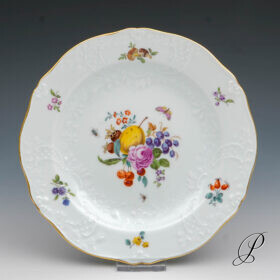 Meissen Kuchenteller mit Frucht und Blumenmalerei nach alter Manier