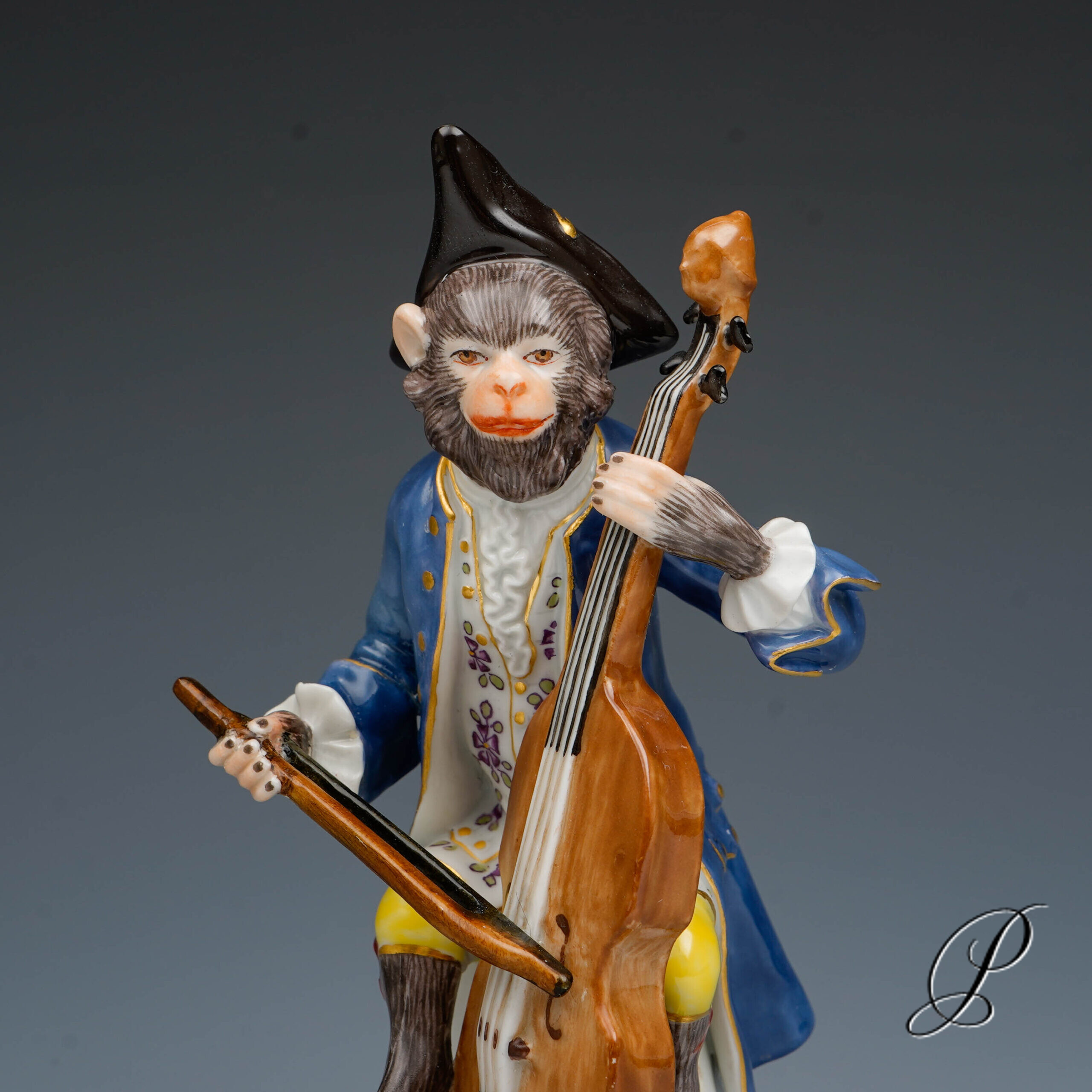Figur Meissen 1.Wahl aus der Affenkapelle der Baßgeiger – Bild 2