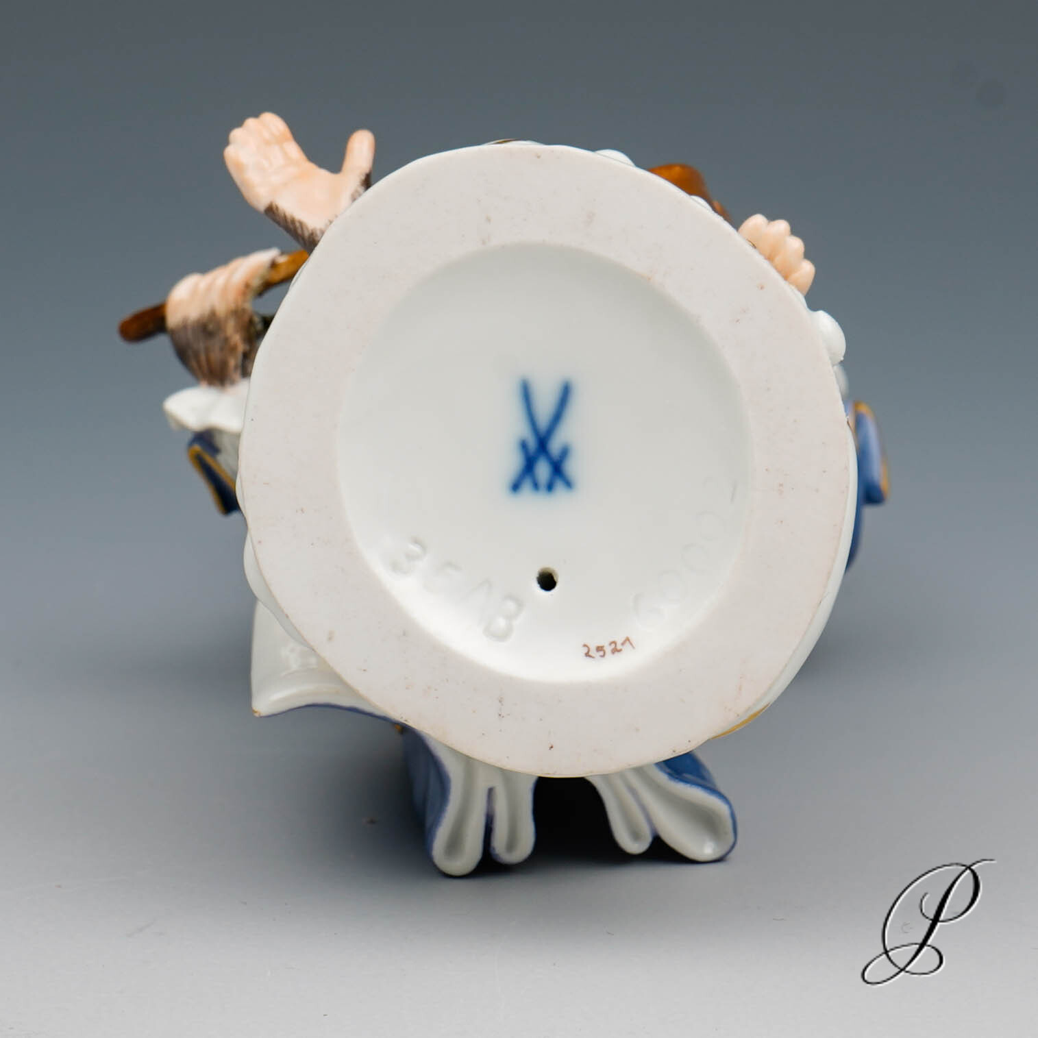 Figur Meissen 1.Wahl aus der Affenkapelle der Baßgeiger – Bild 10