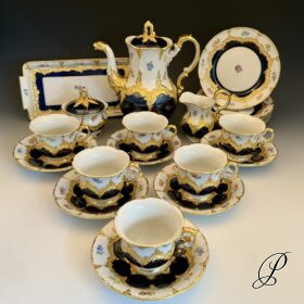 Prunk - Kaffeeservice Meissen B-Form Kobaltblau mit Streublümchen