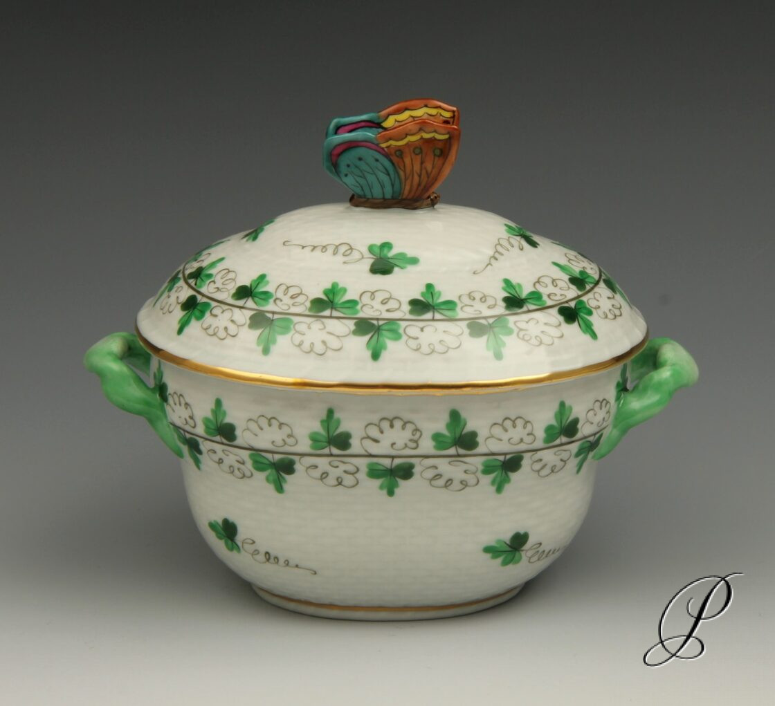 seltene Dose Herend mit Schmetterling Porzellan & Porcelain