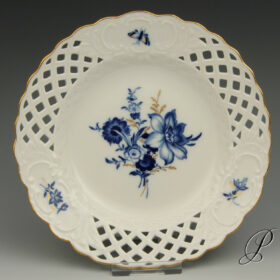 durchbruchteller_blaue_blume_auktion1