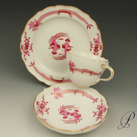 kaffeegedeck_drachen_purpur_eins1