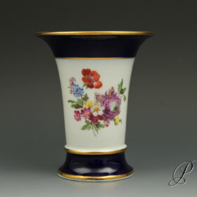 kelchvase_blau_weiss_bukett1